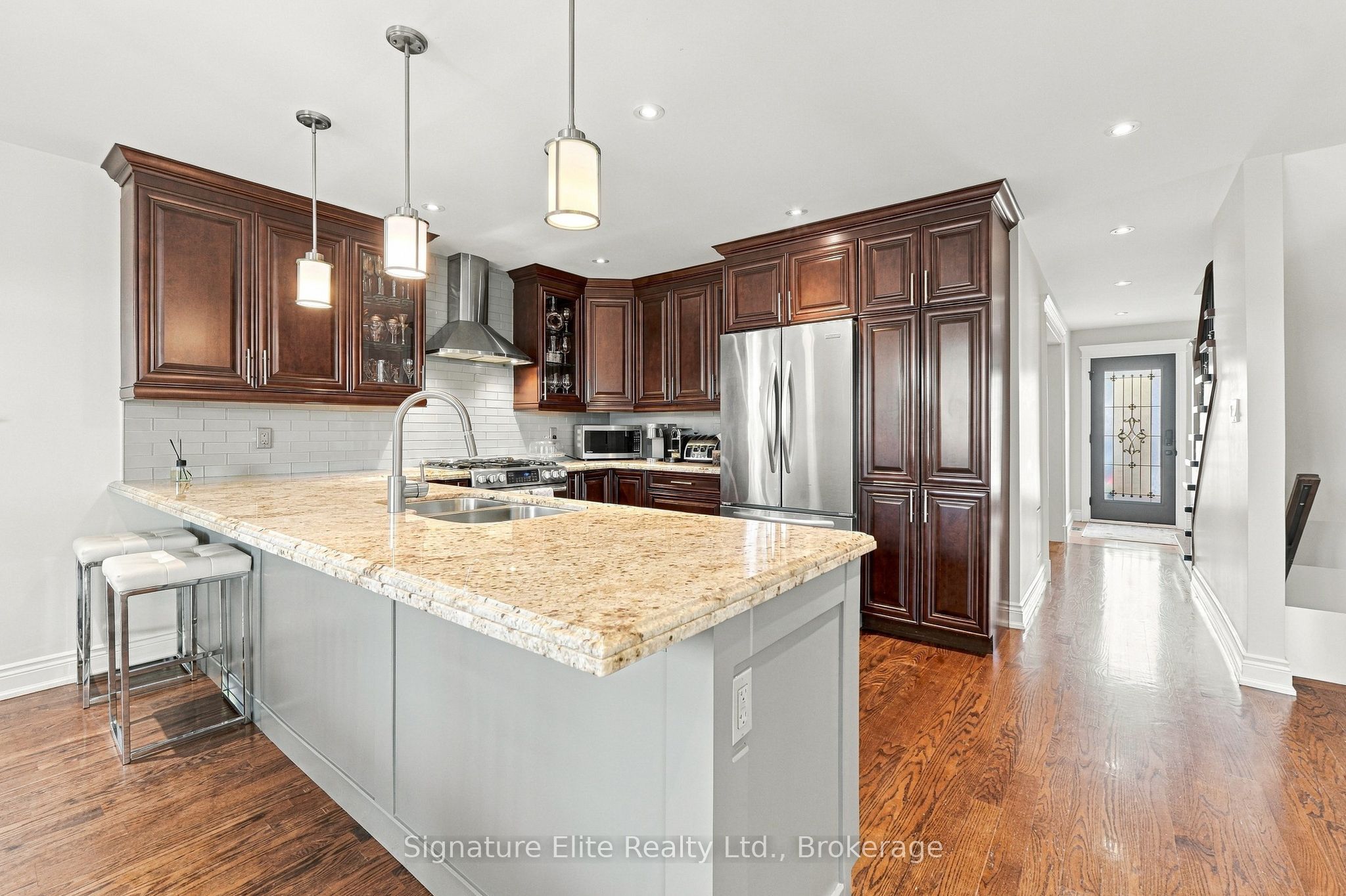 190 Longwood Drive Property Photo 10