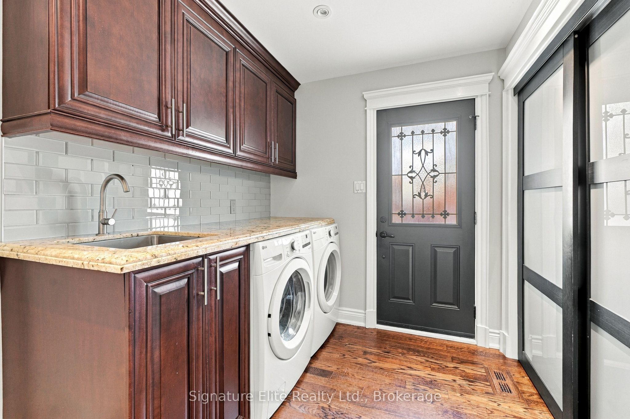 190 Longwood Drive Property Photo 15