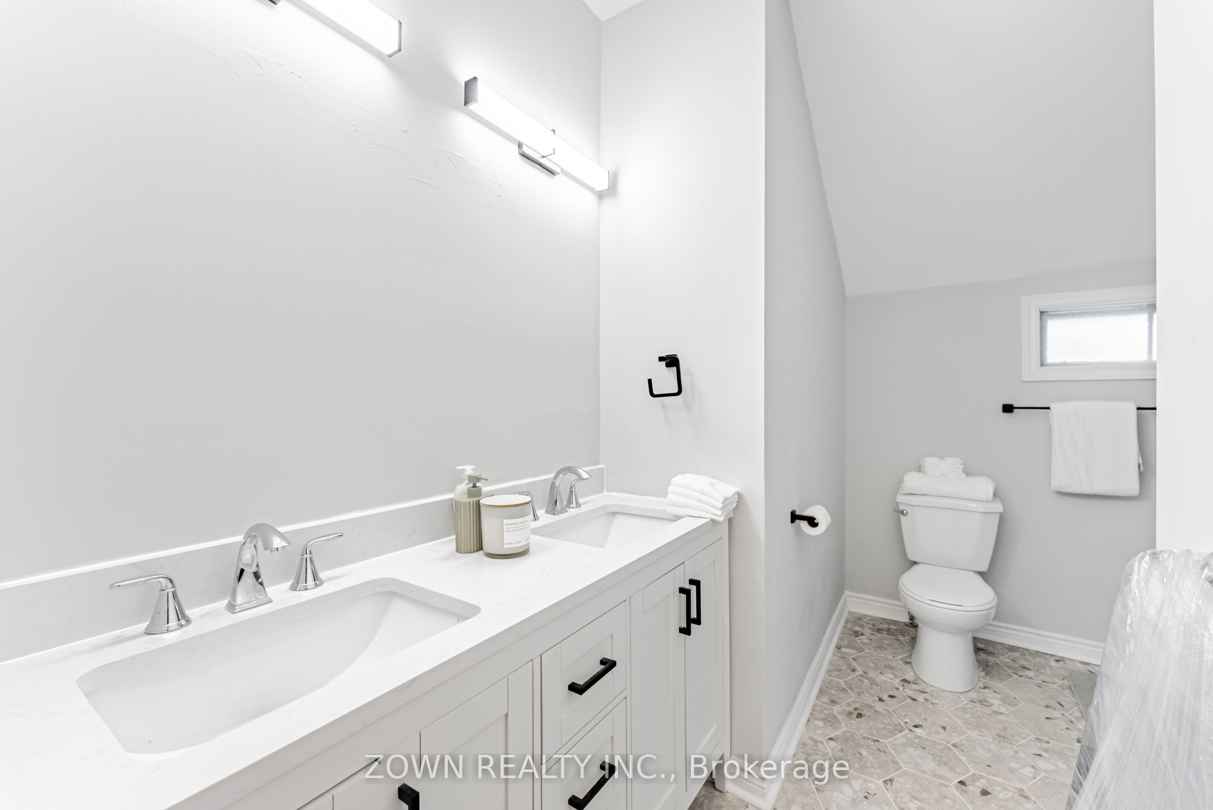 17277 Old Main Street Upper Property Photo 11