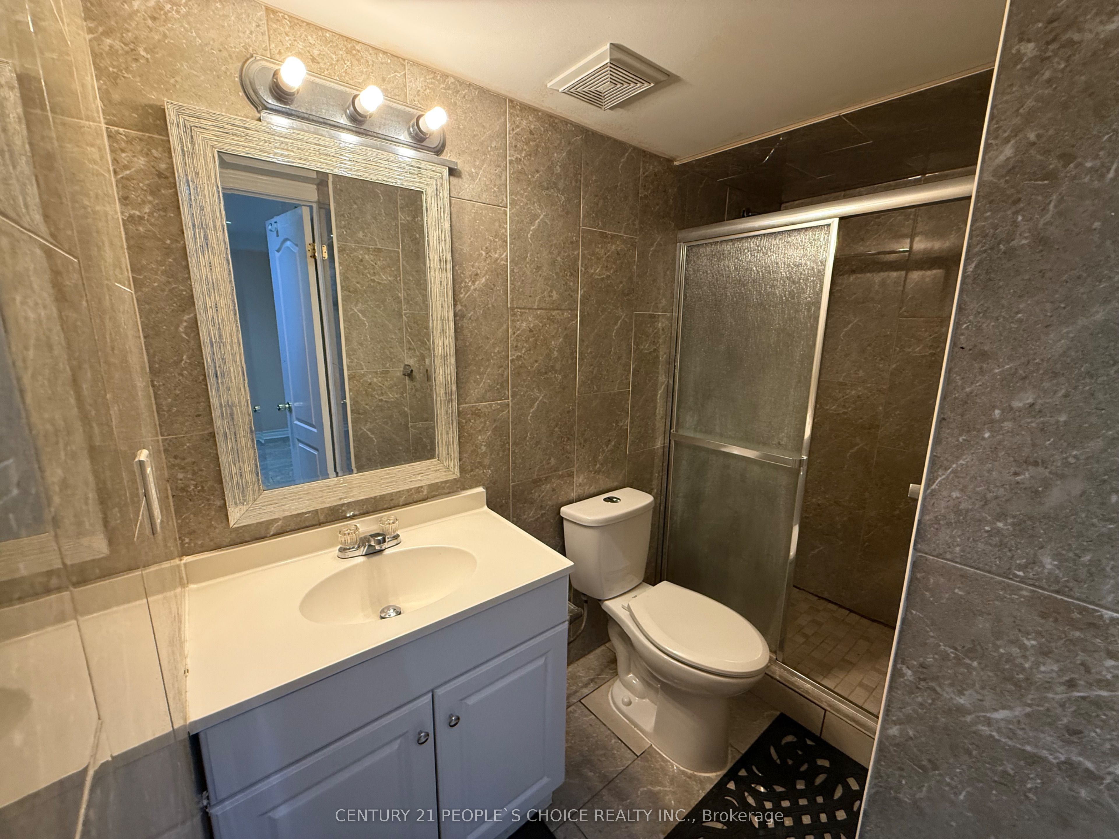 5689 Sidmouth Street Lower Property Photo 8