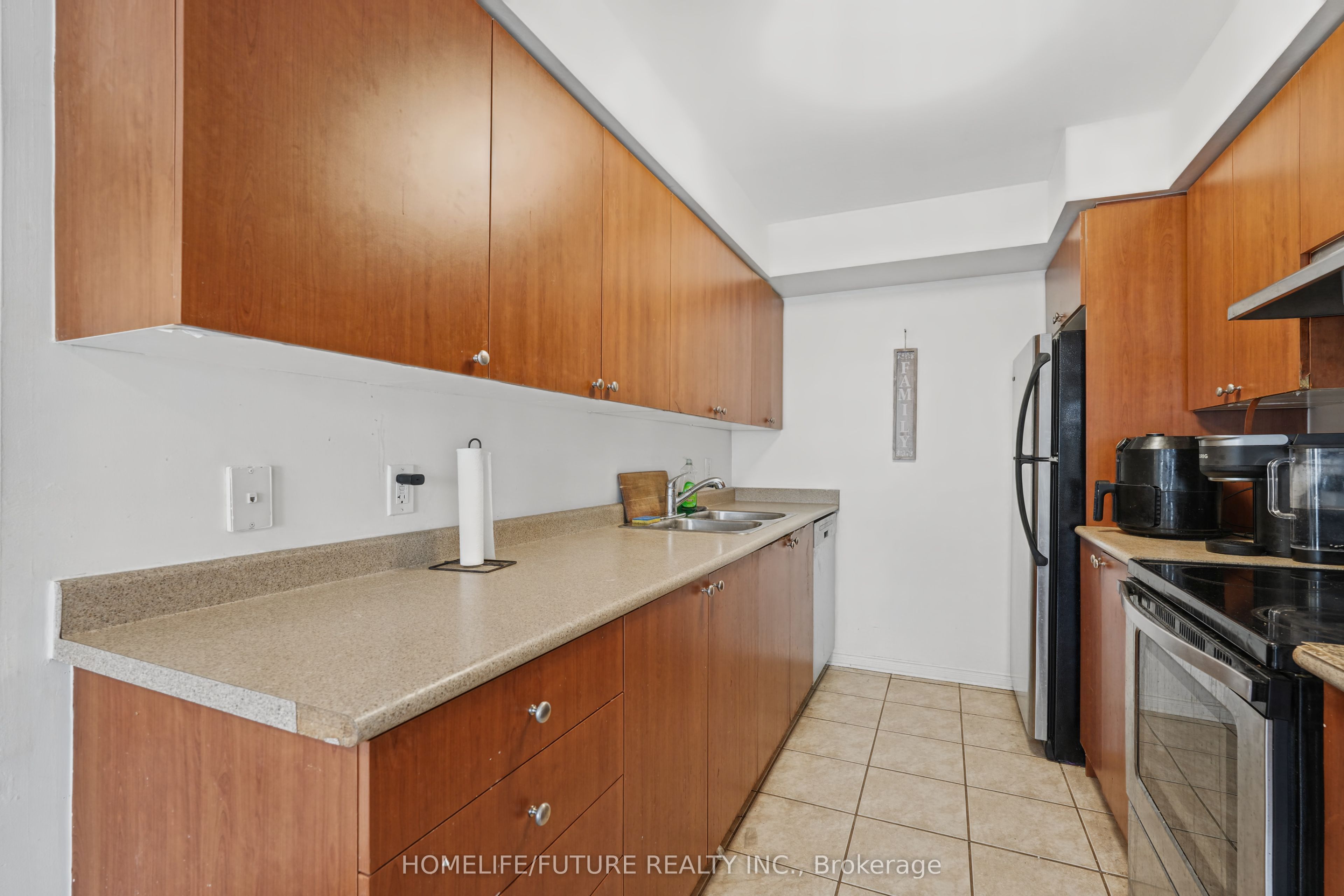 4975 Southampton Drive 337 Property Photo 10