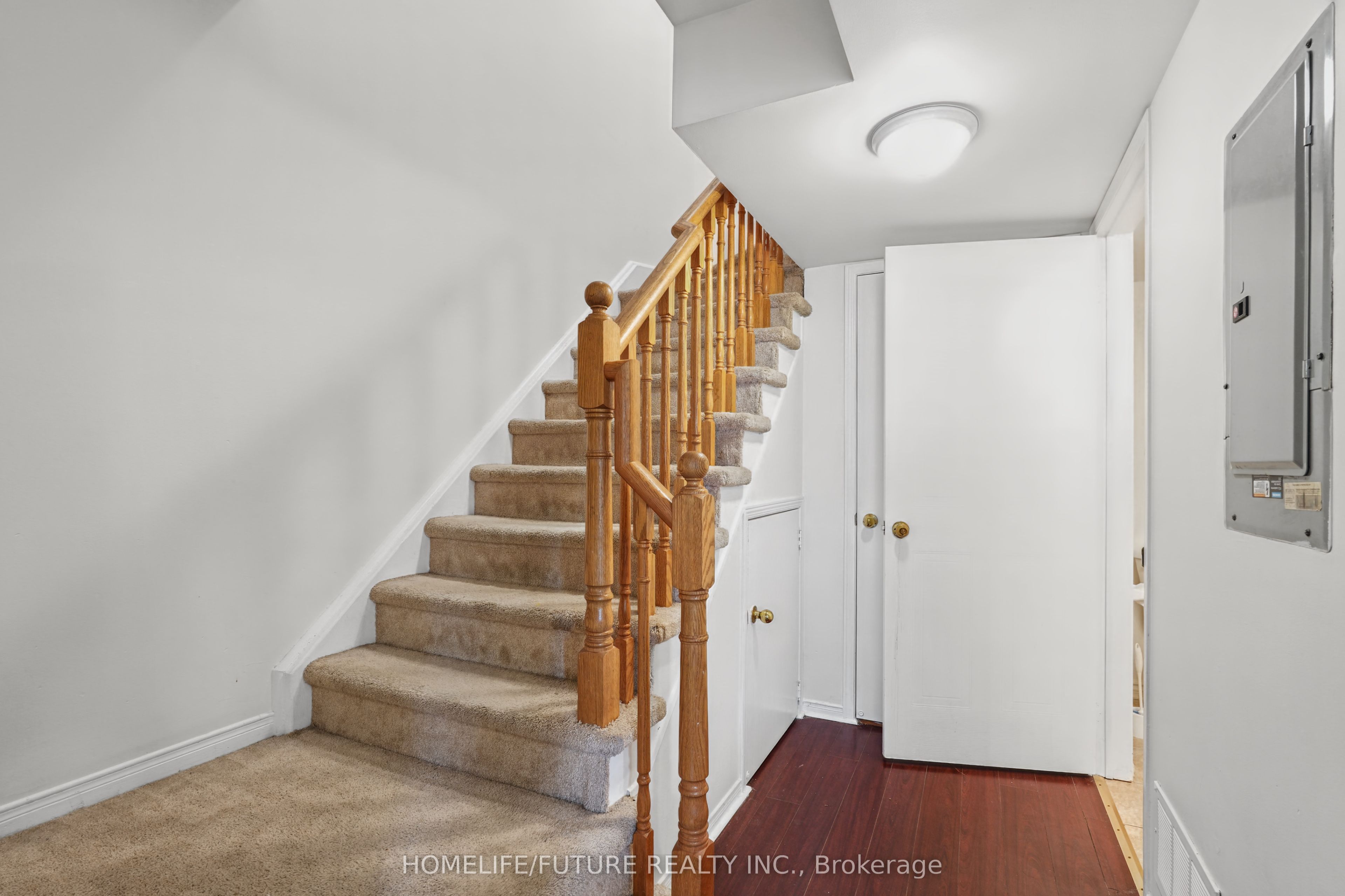 4975 Southampton Drive 337 Property Photo 12