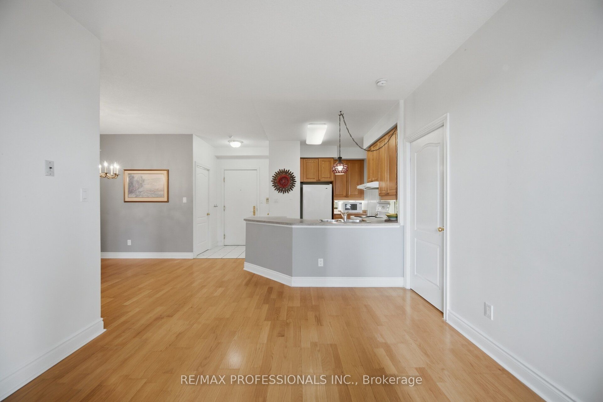 2 Aberfoyle Crescent N 901 Property Photo 12