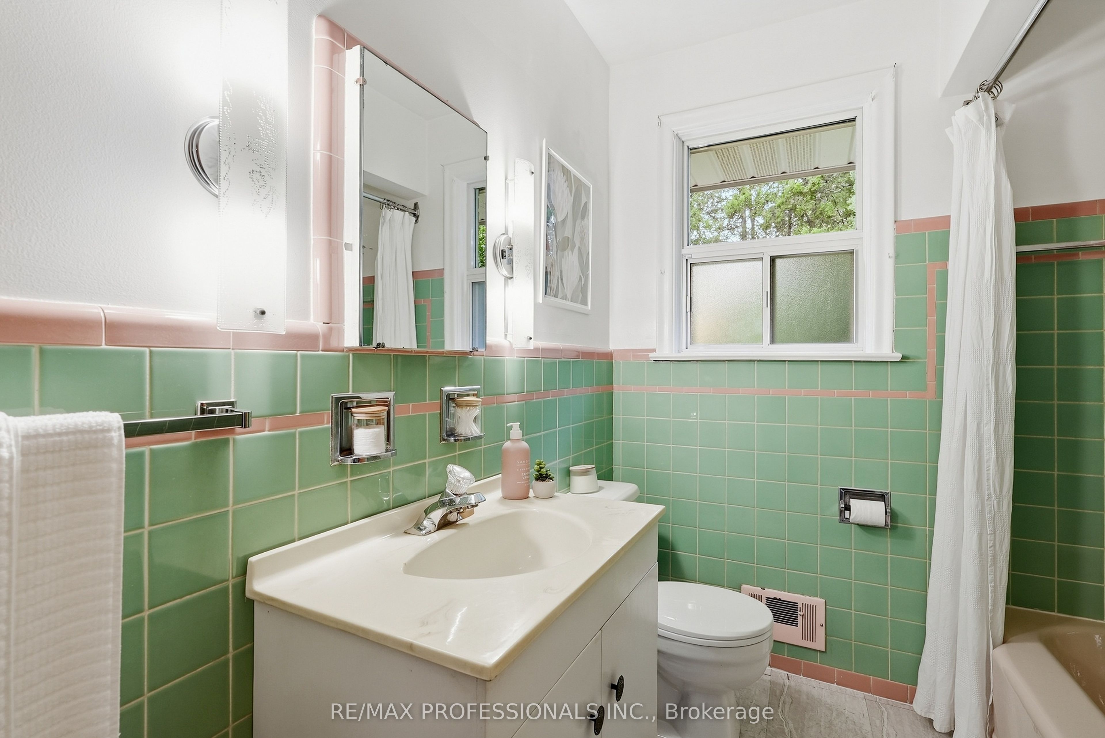 45 Fernalroy Boulevard Property Photo 26