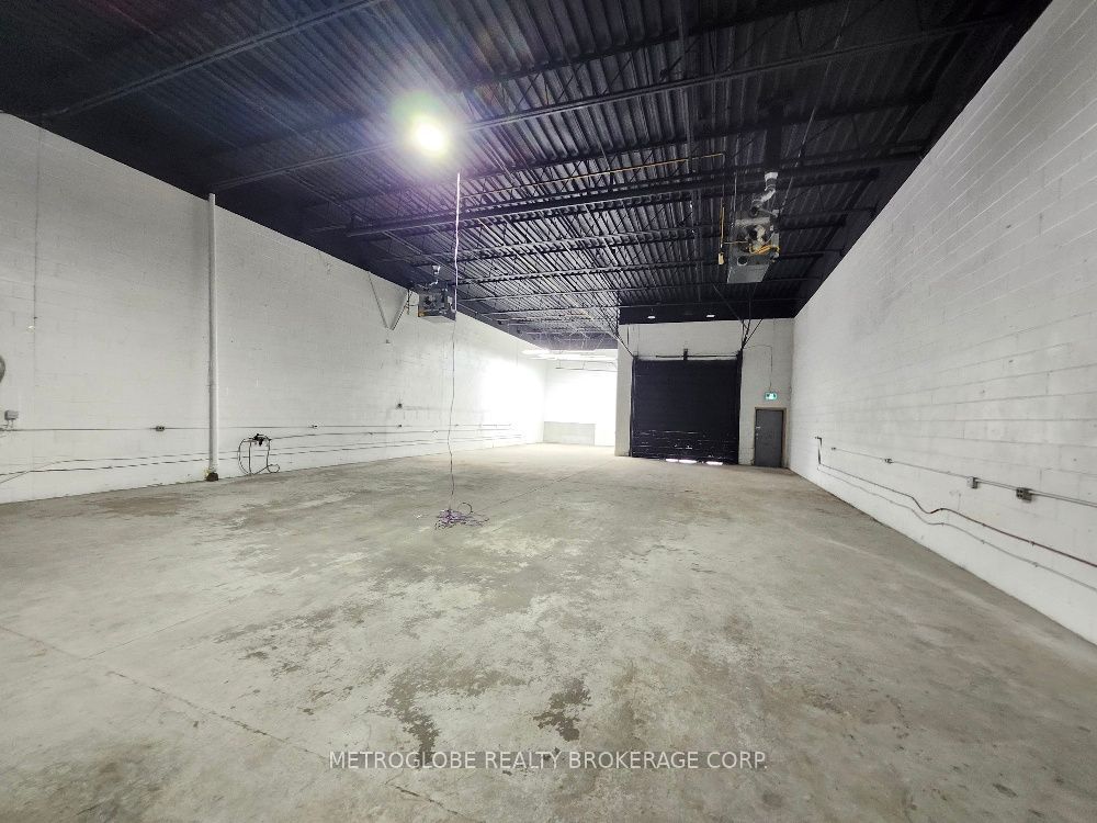 1090 Kamato Road 1 & 2 Property Photo 5