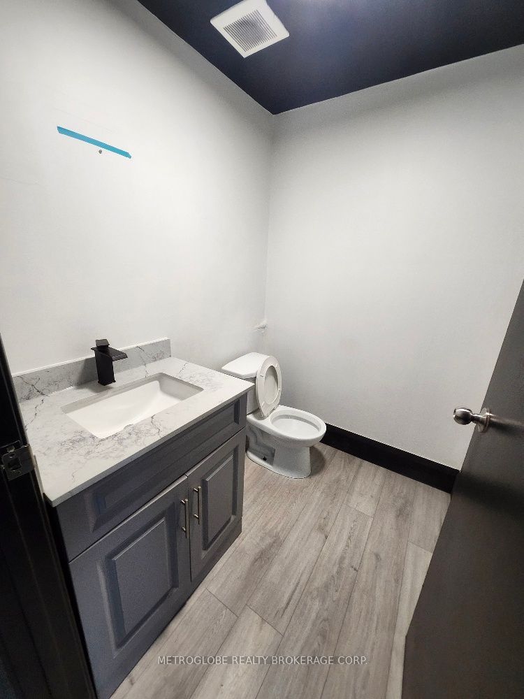 1090 Kamato Road 1 & 2 Property Photo 7