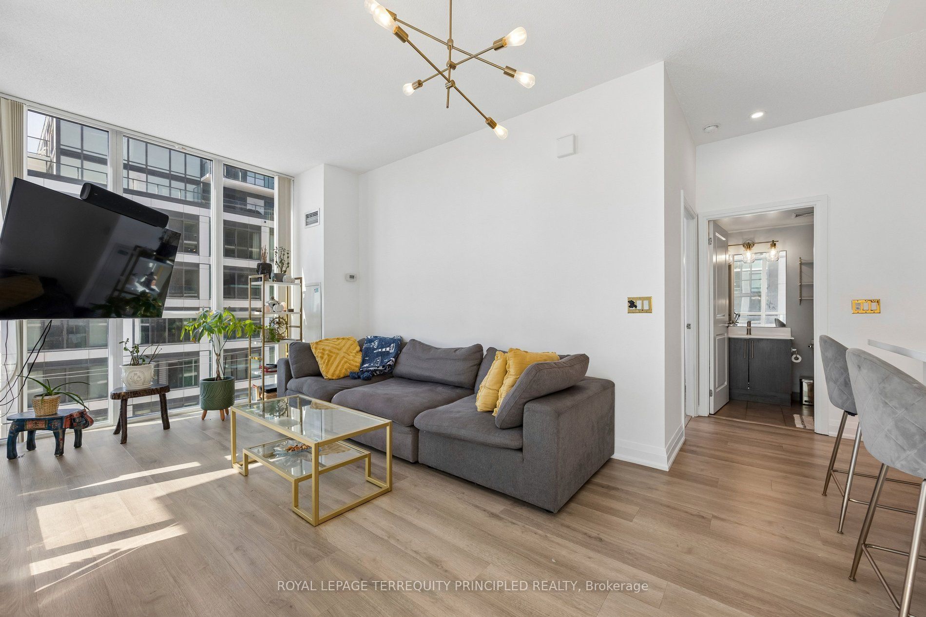 1185 The Queensway 504 Property Photo 10