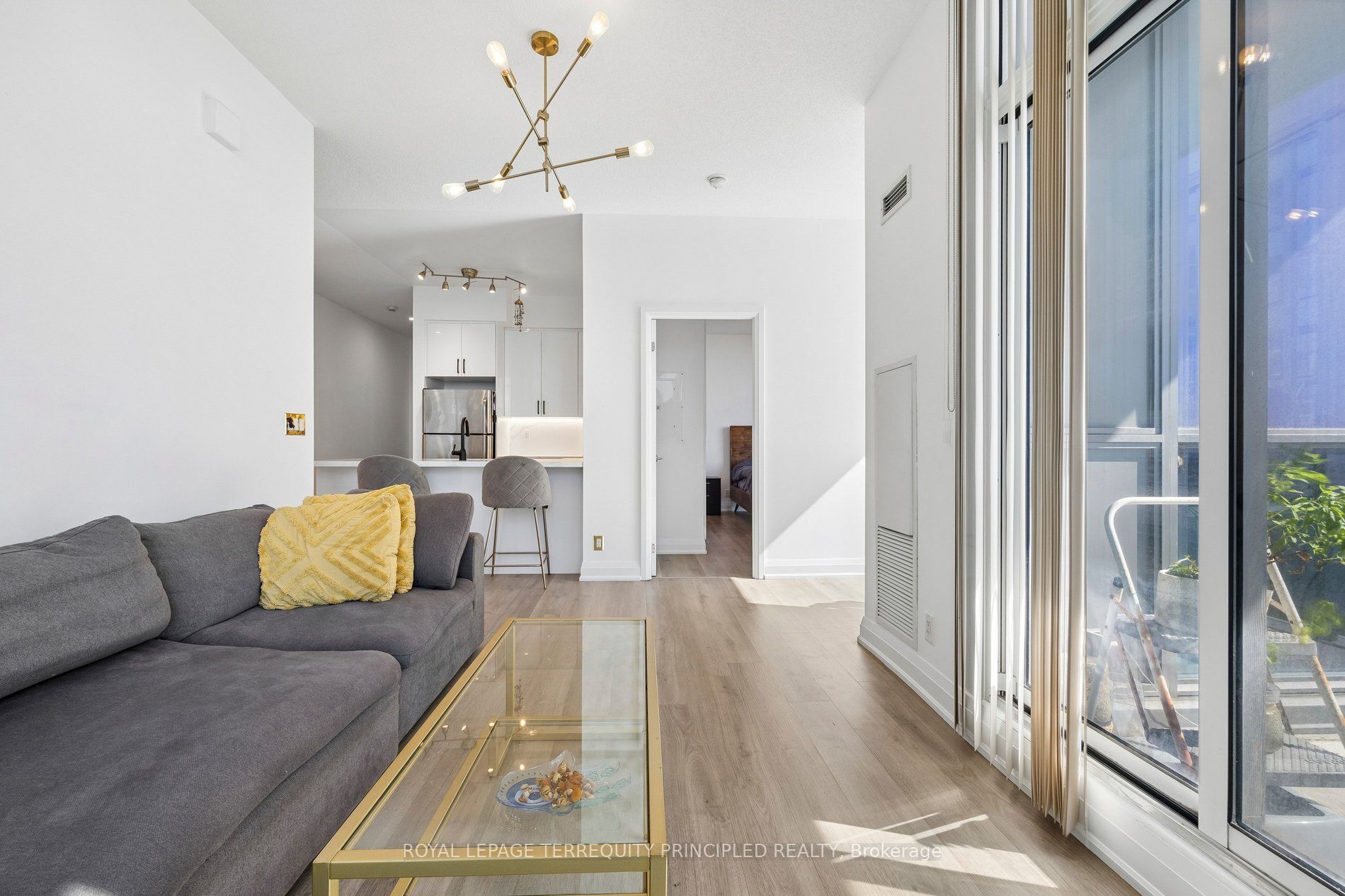 1185 The Queensway 504 Property Photo 14