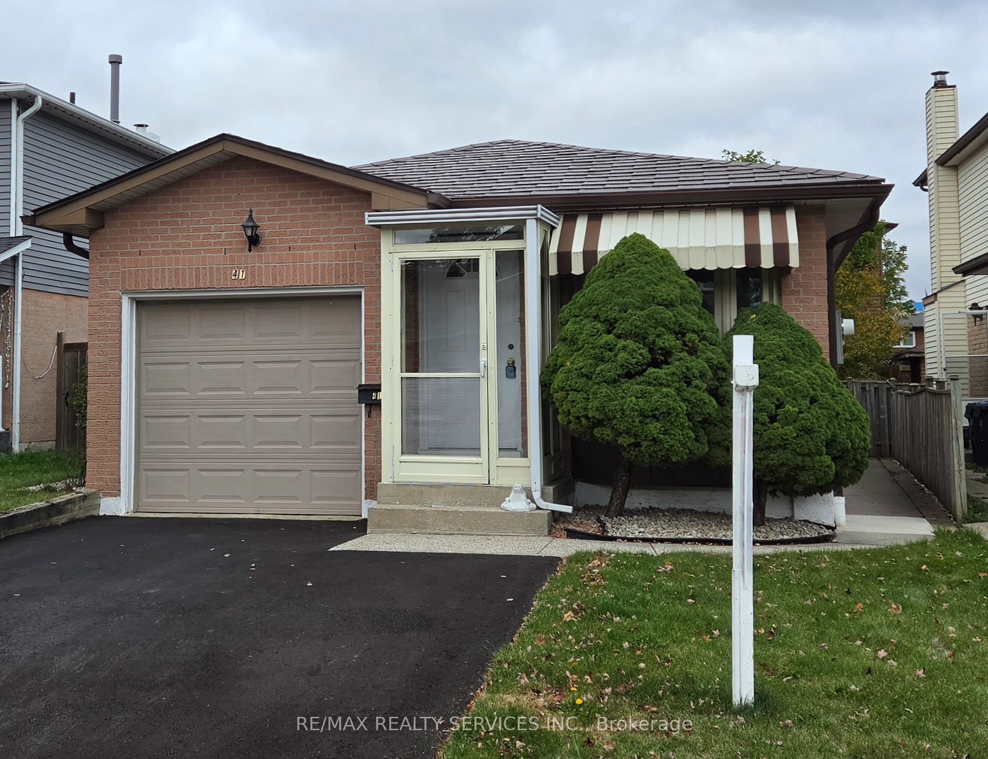 41 Greenleaf Crescent