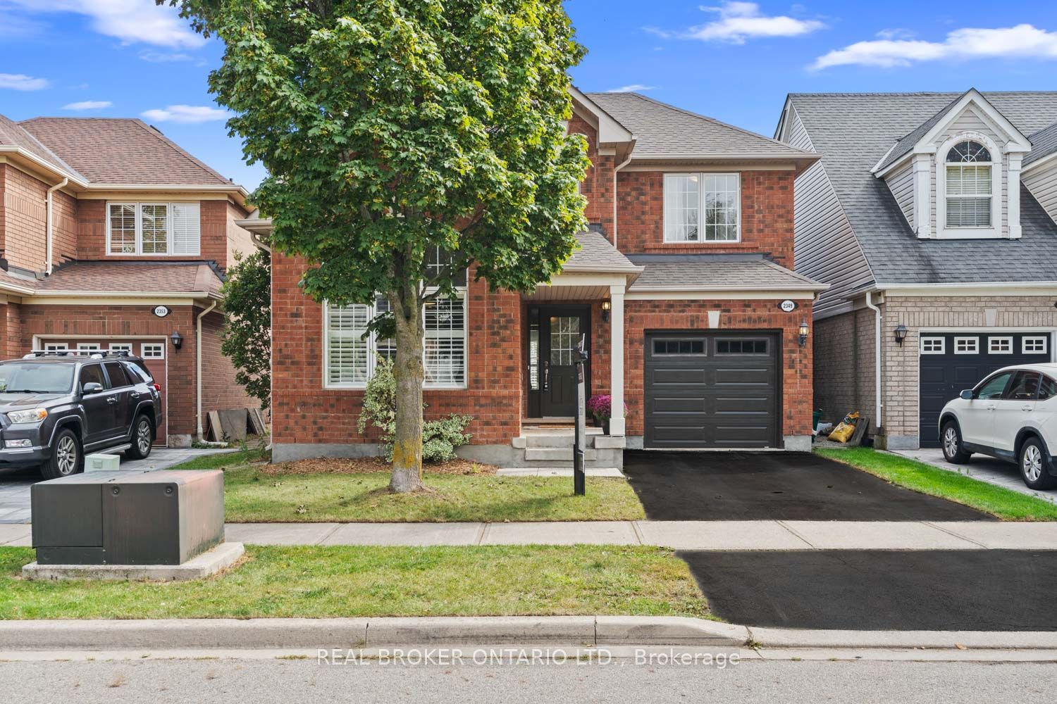 2349 Falkland Crescent Property Photo 42