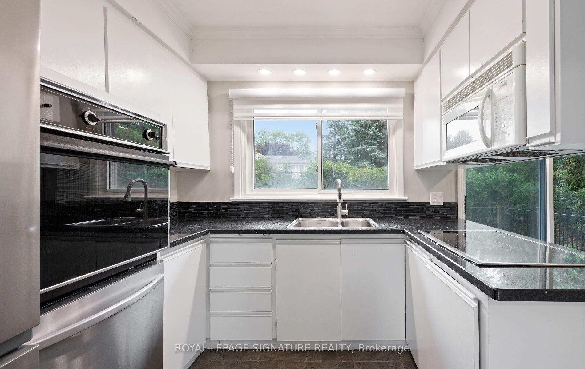 251 Third Line Property Photo 17