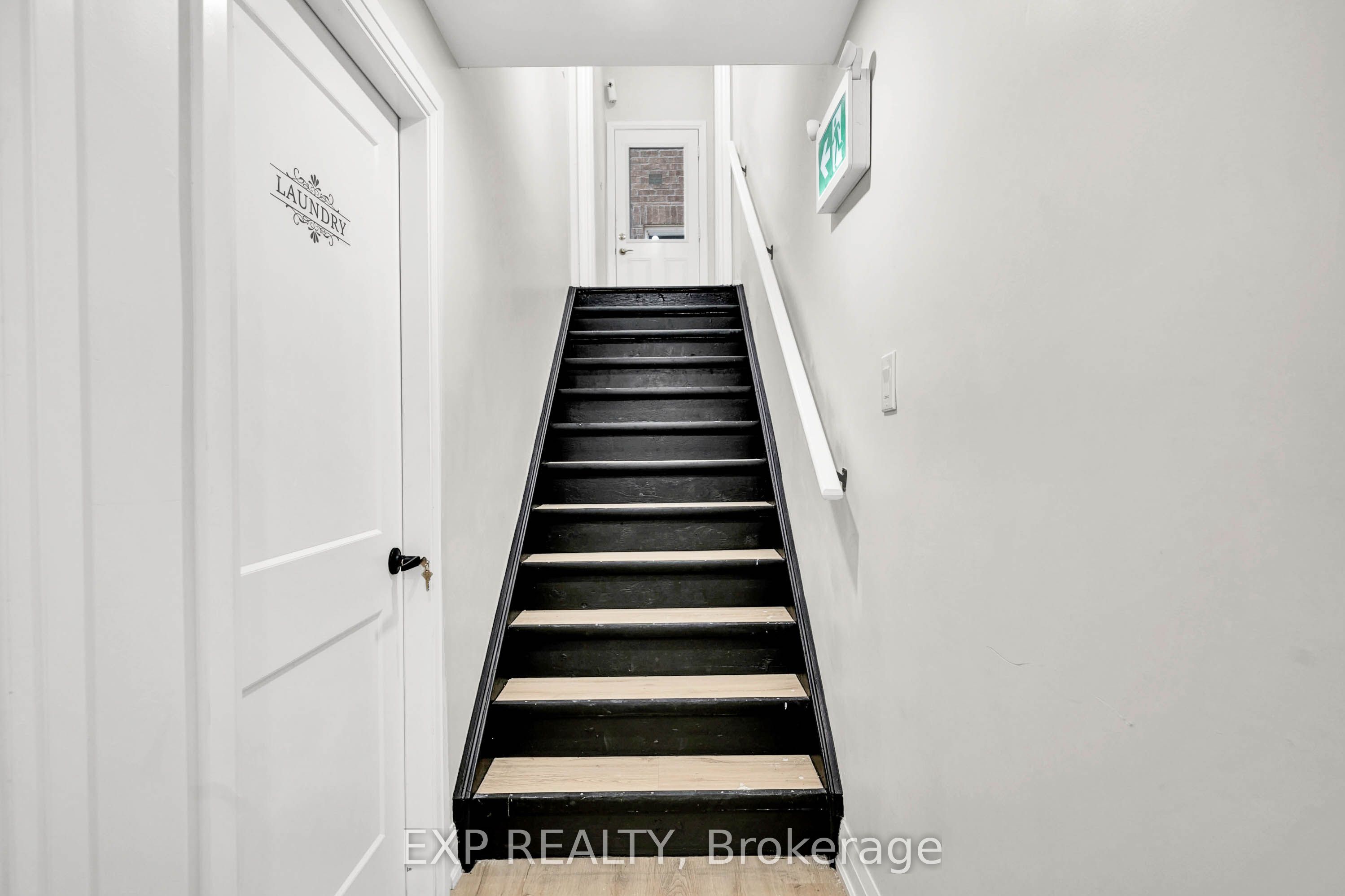 448 Dougall Avenue Unit A Property Photo 6
