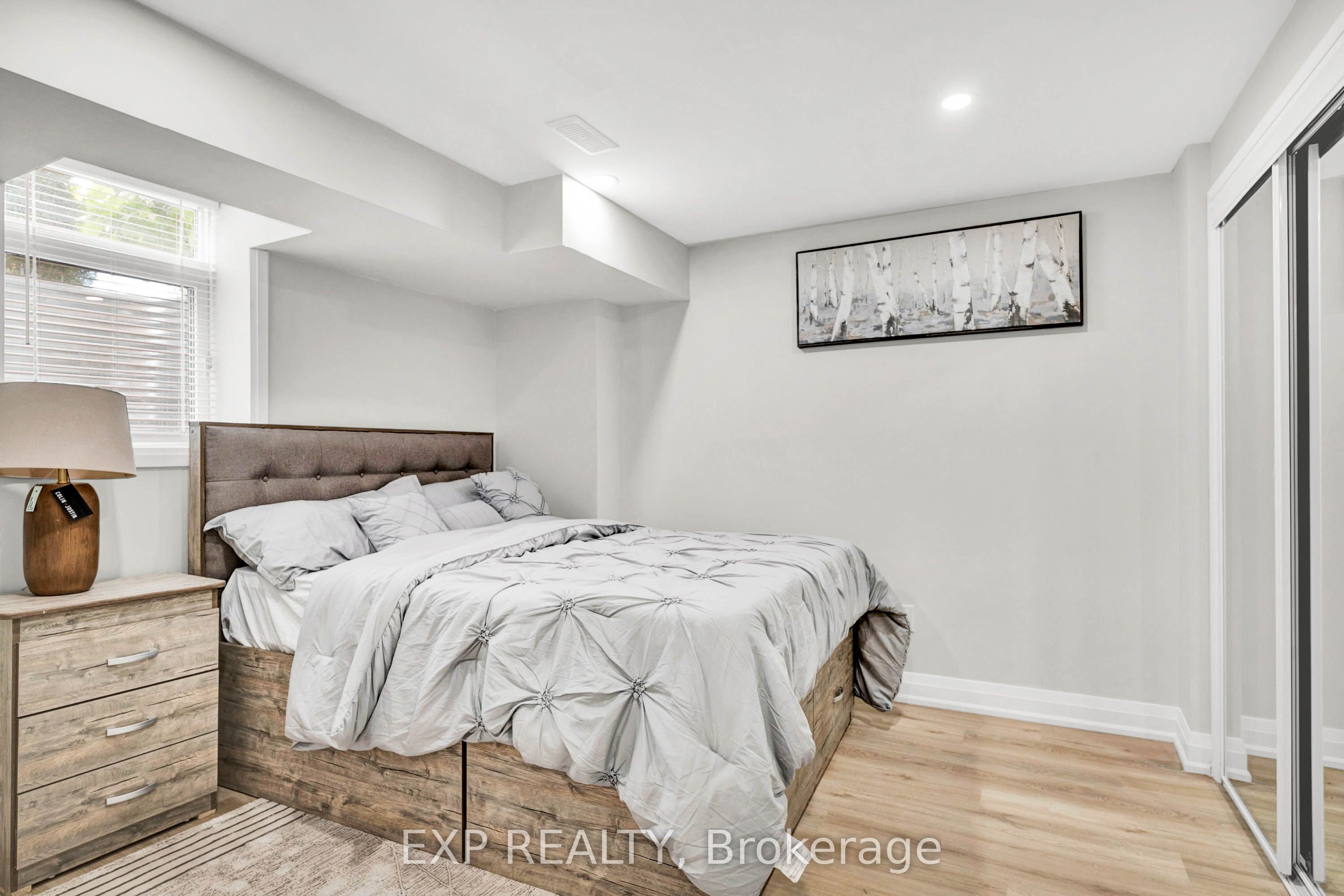 448 Dougall Avenue Unit A Property Photo 13