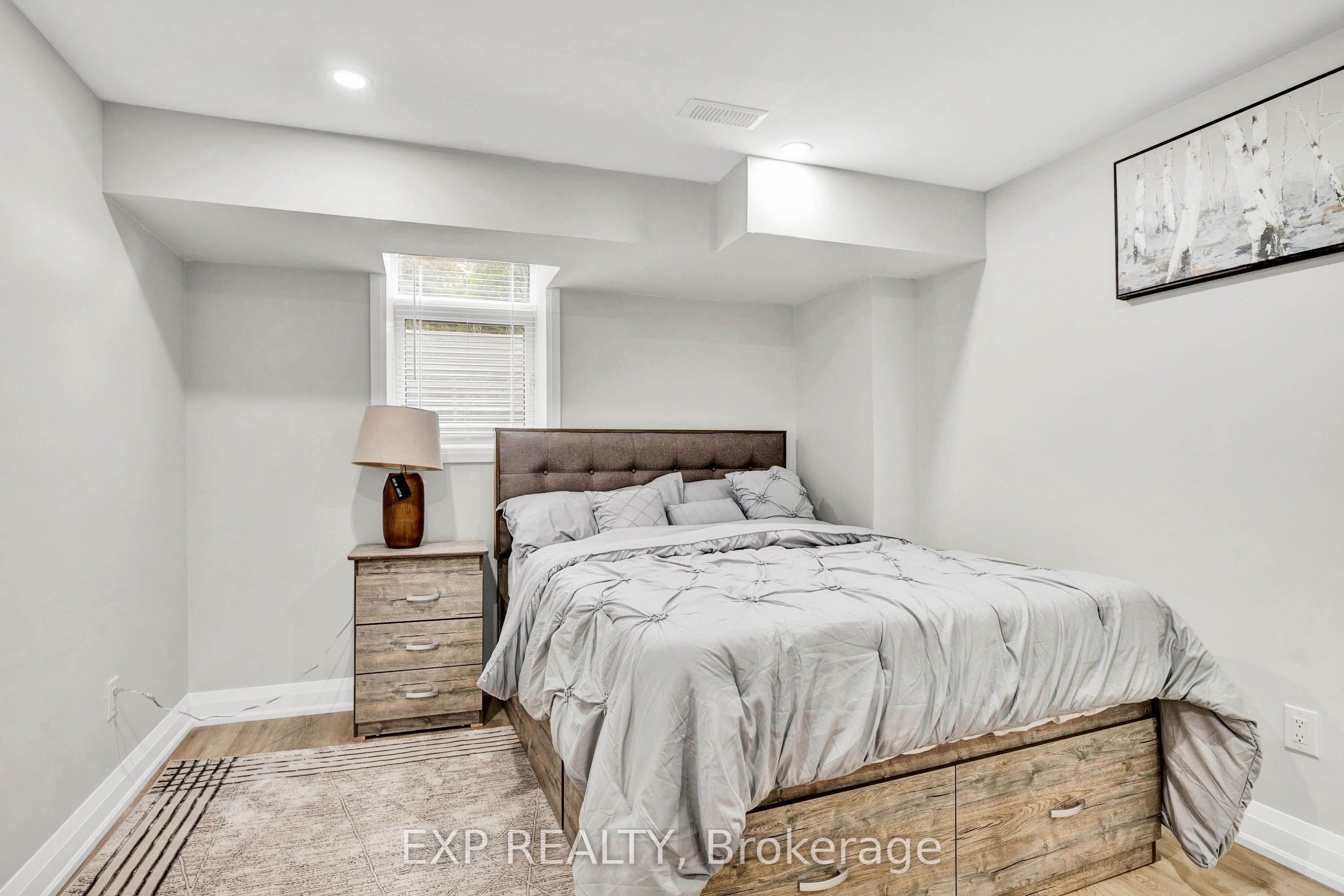 448 Dougall Avenue Unit A Property Photo 14