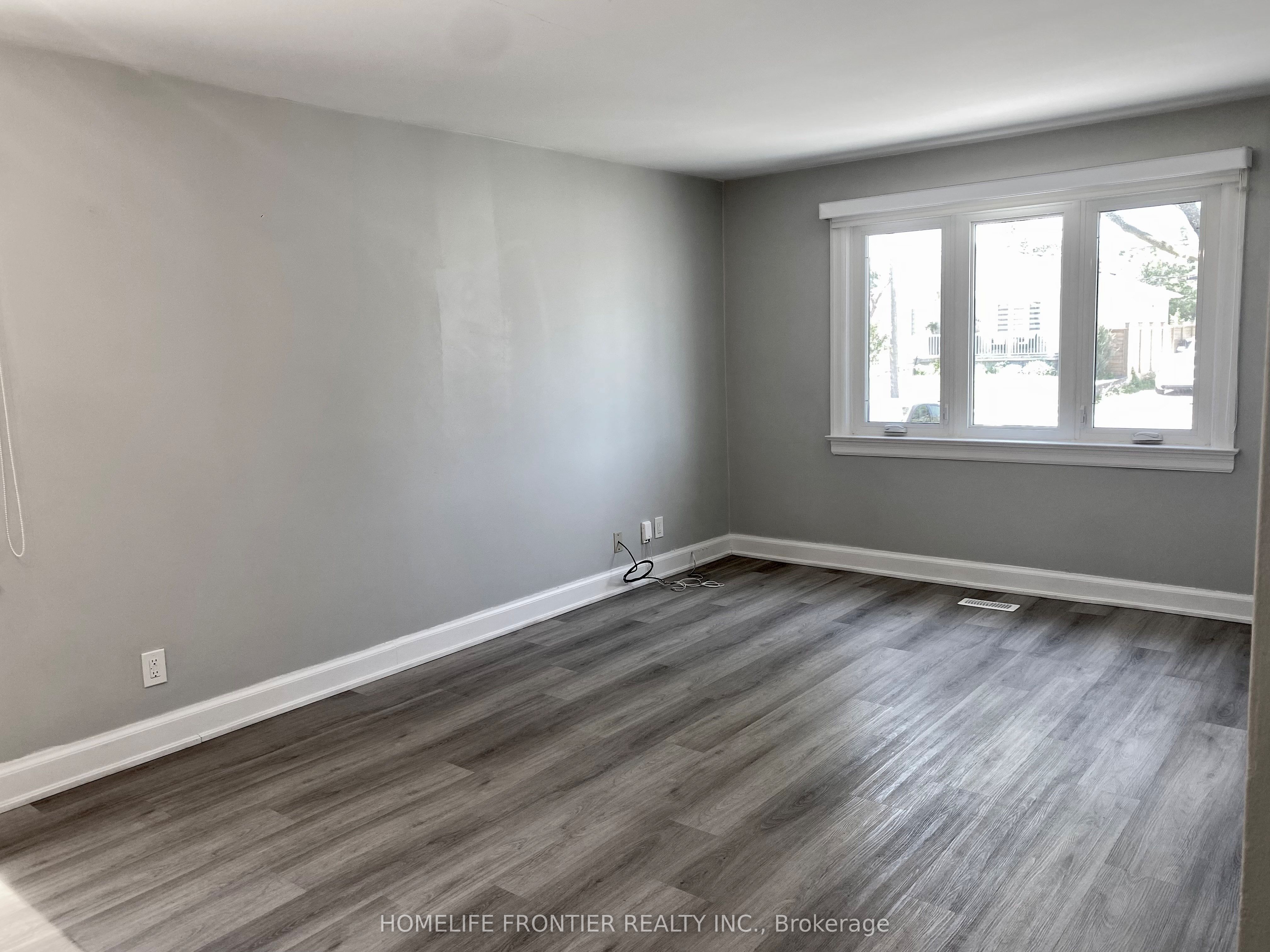 63 Lockerbie Avenue Main Property Photo 10