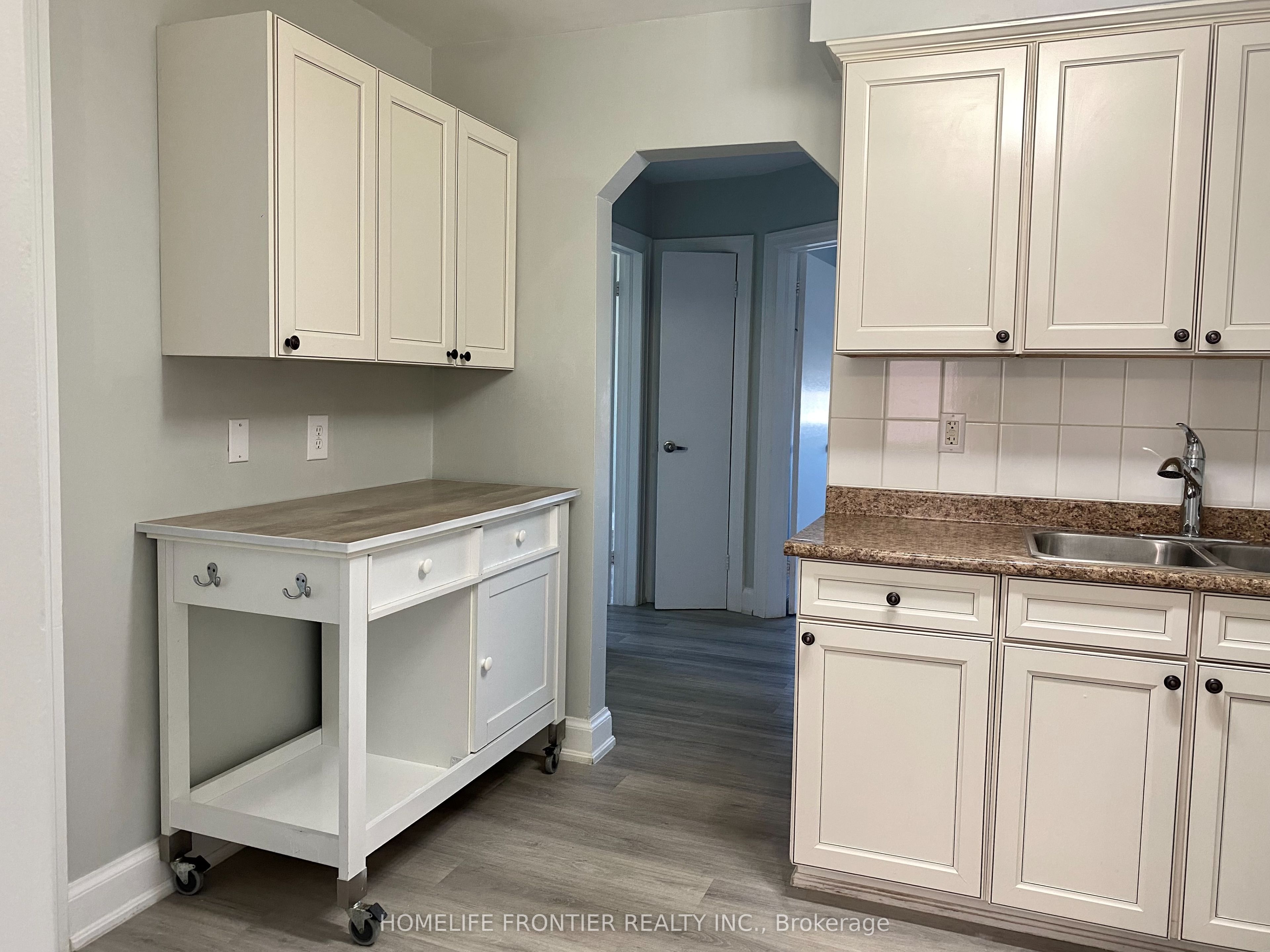 63 Lockerbie Avenue Main Property Photo 12