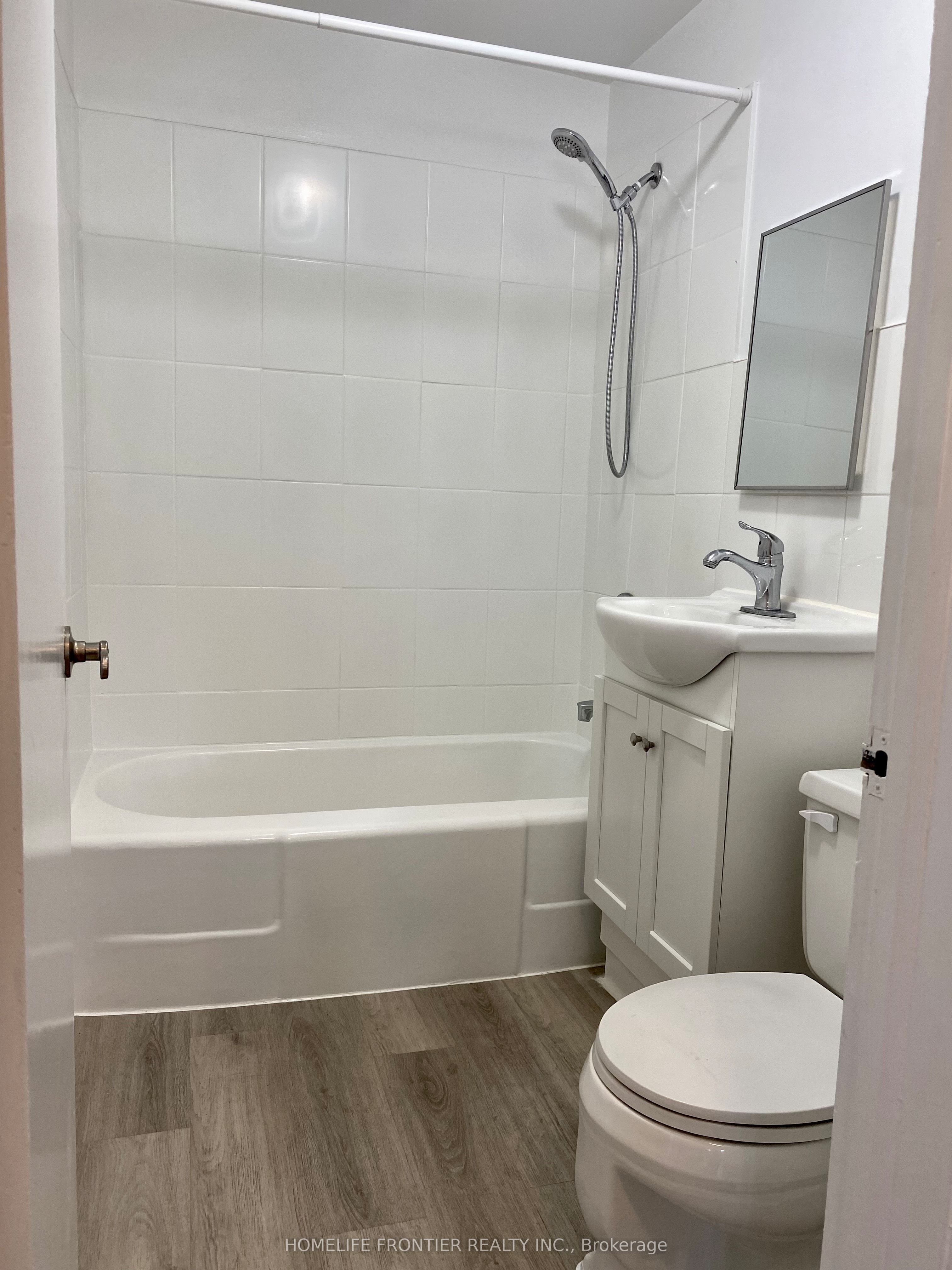 63 Lockerbie Avenue Main Property Photo 13
