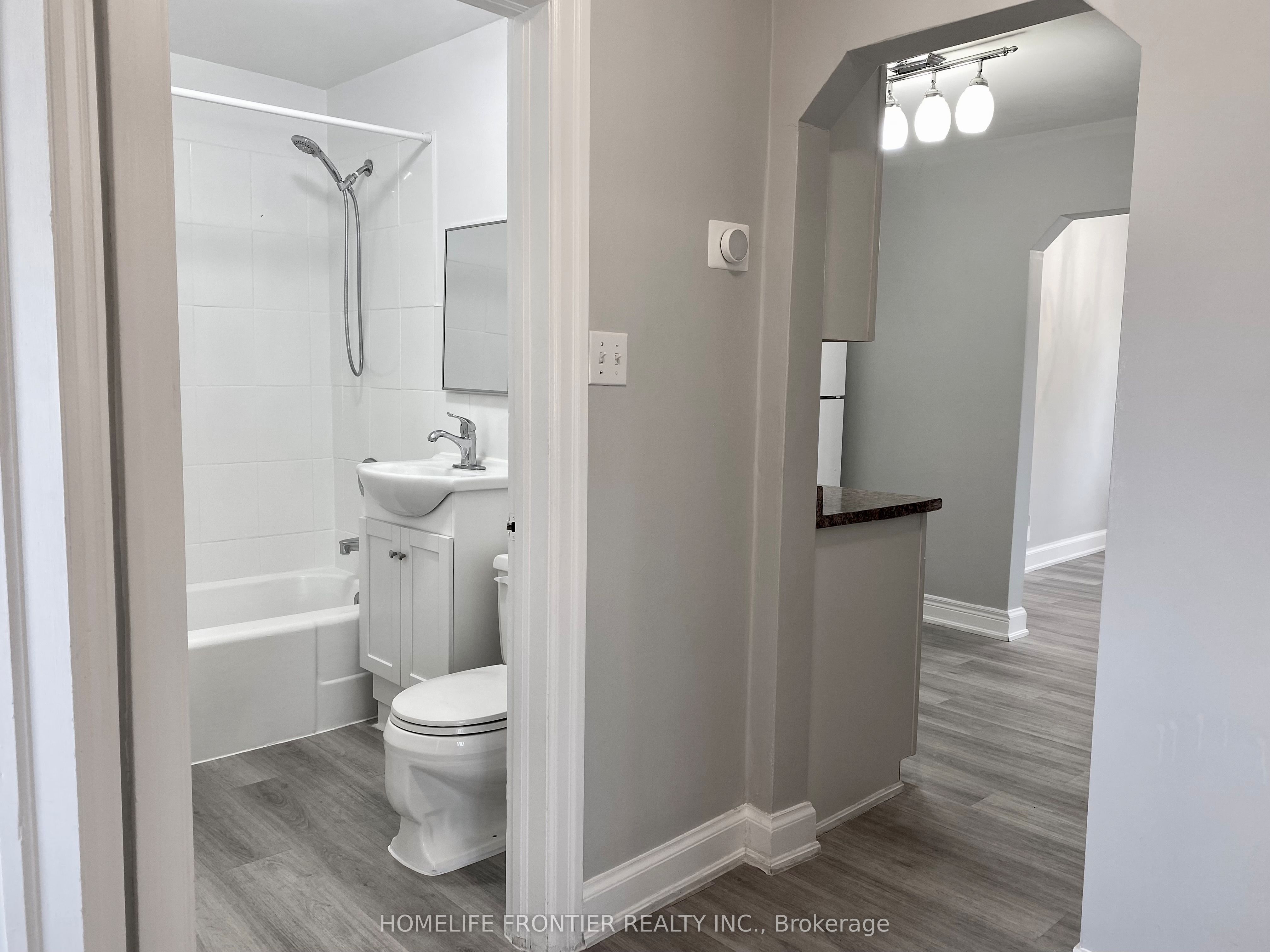 63 Lockerbie Avenue Main Property Photo 14