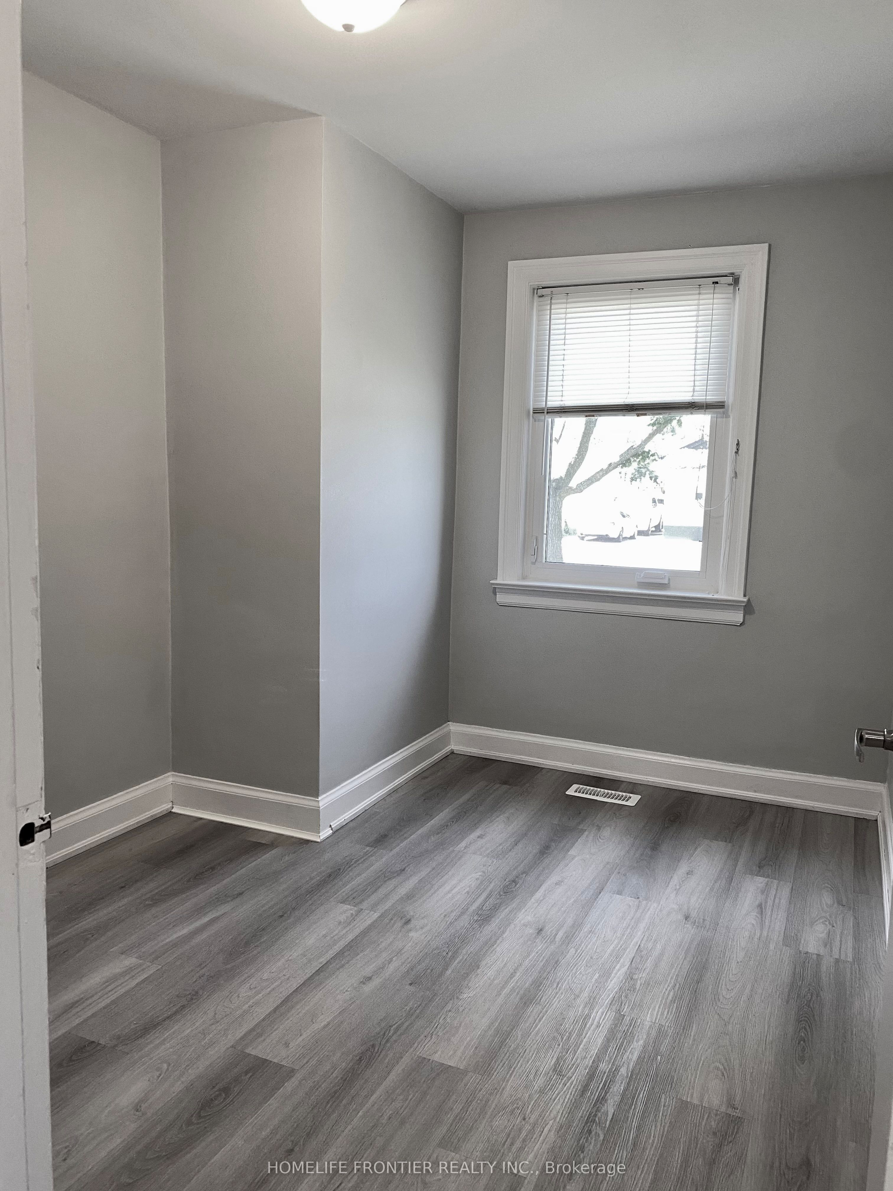 63 Lockerbie Avenue Main Property Photo 15