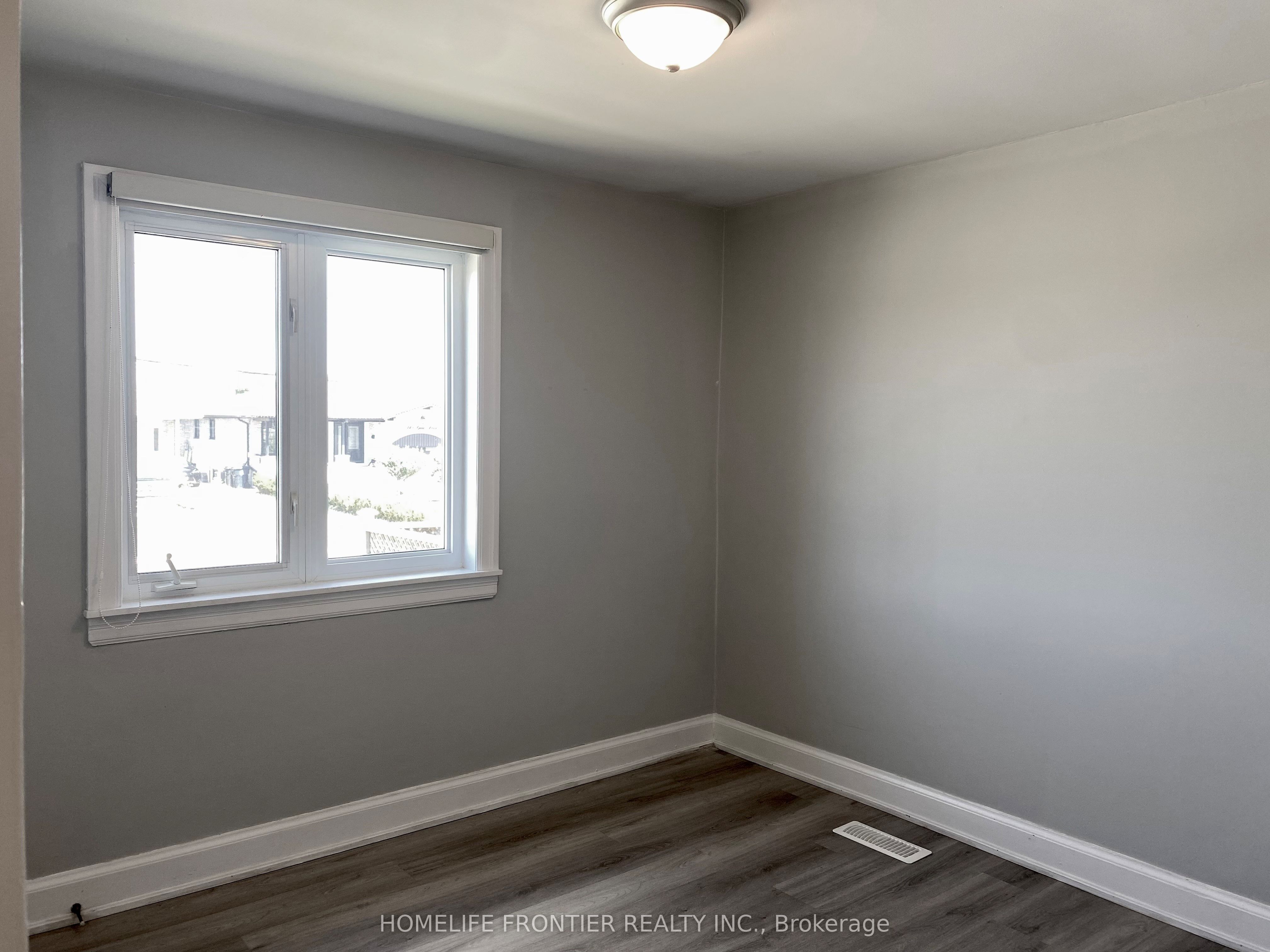 63 Lockerbie Avenue Main Property Photo 16