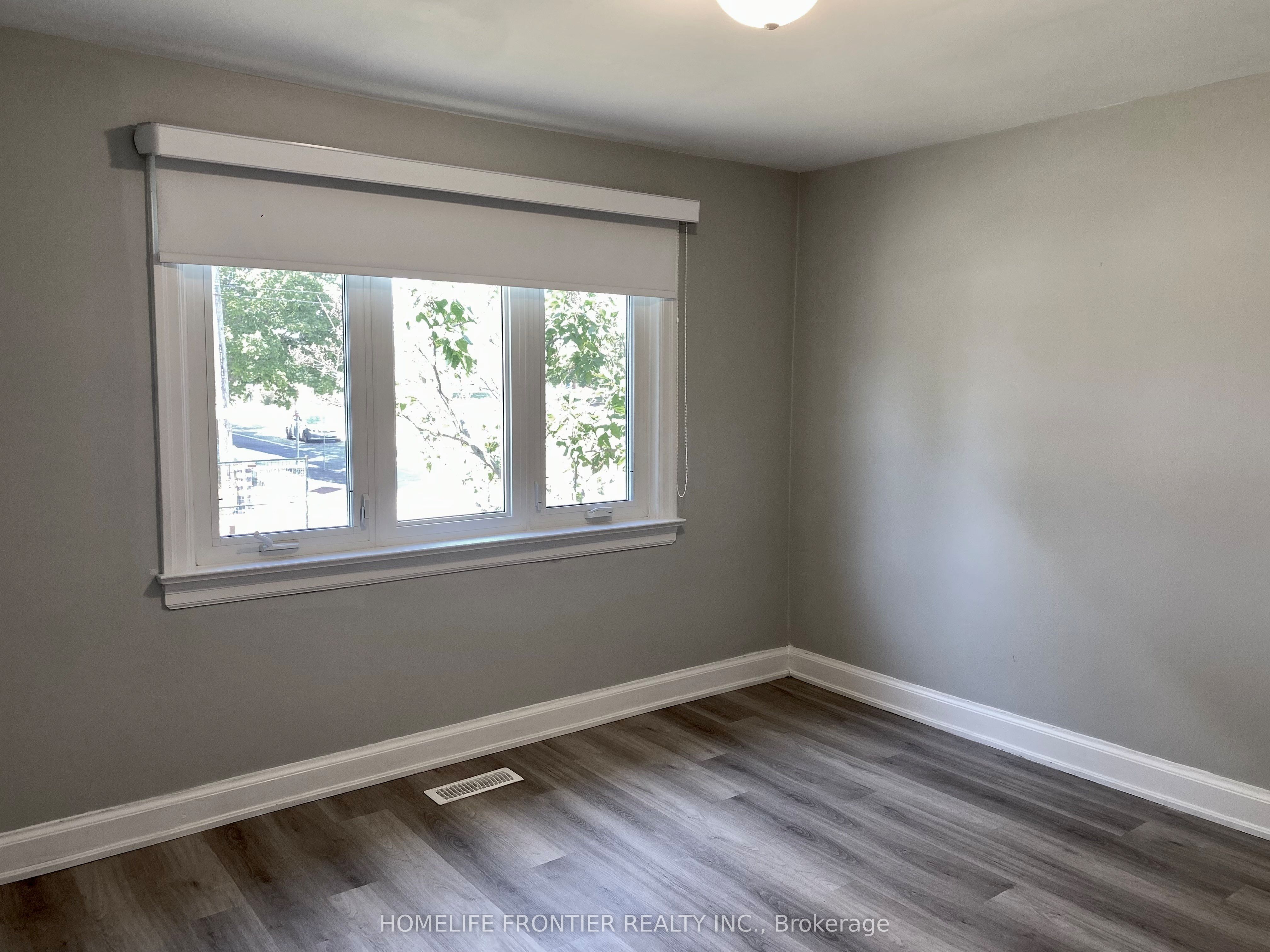 63 Lockerbie Avenue Main Property Photo 18