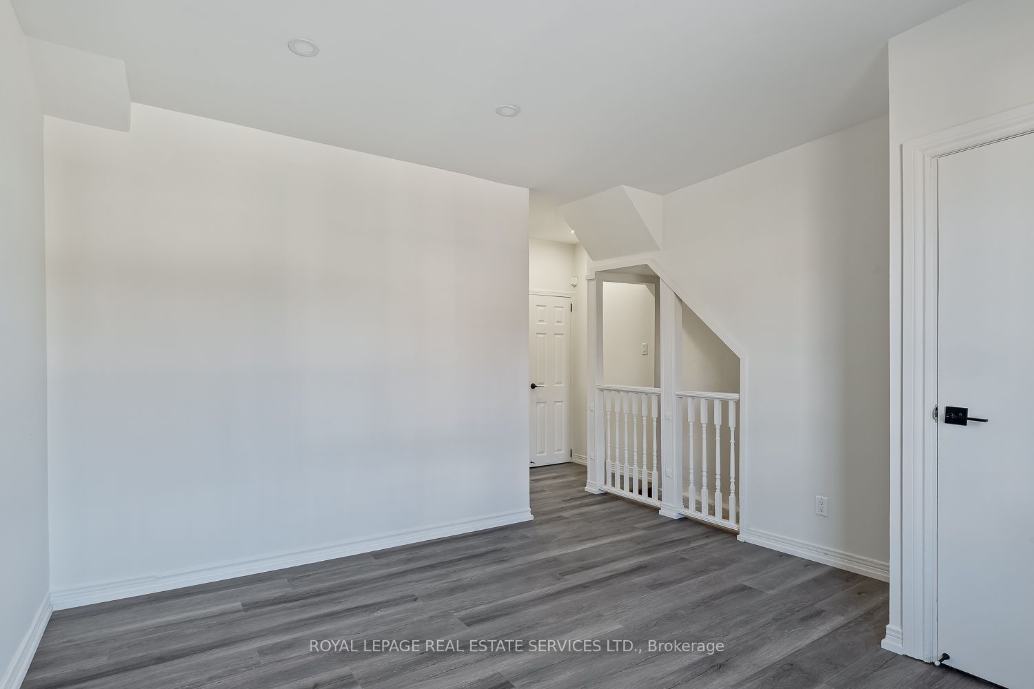1333 Dupont Street Main + Basement Property Photo 4