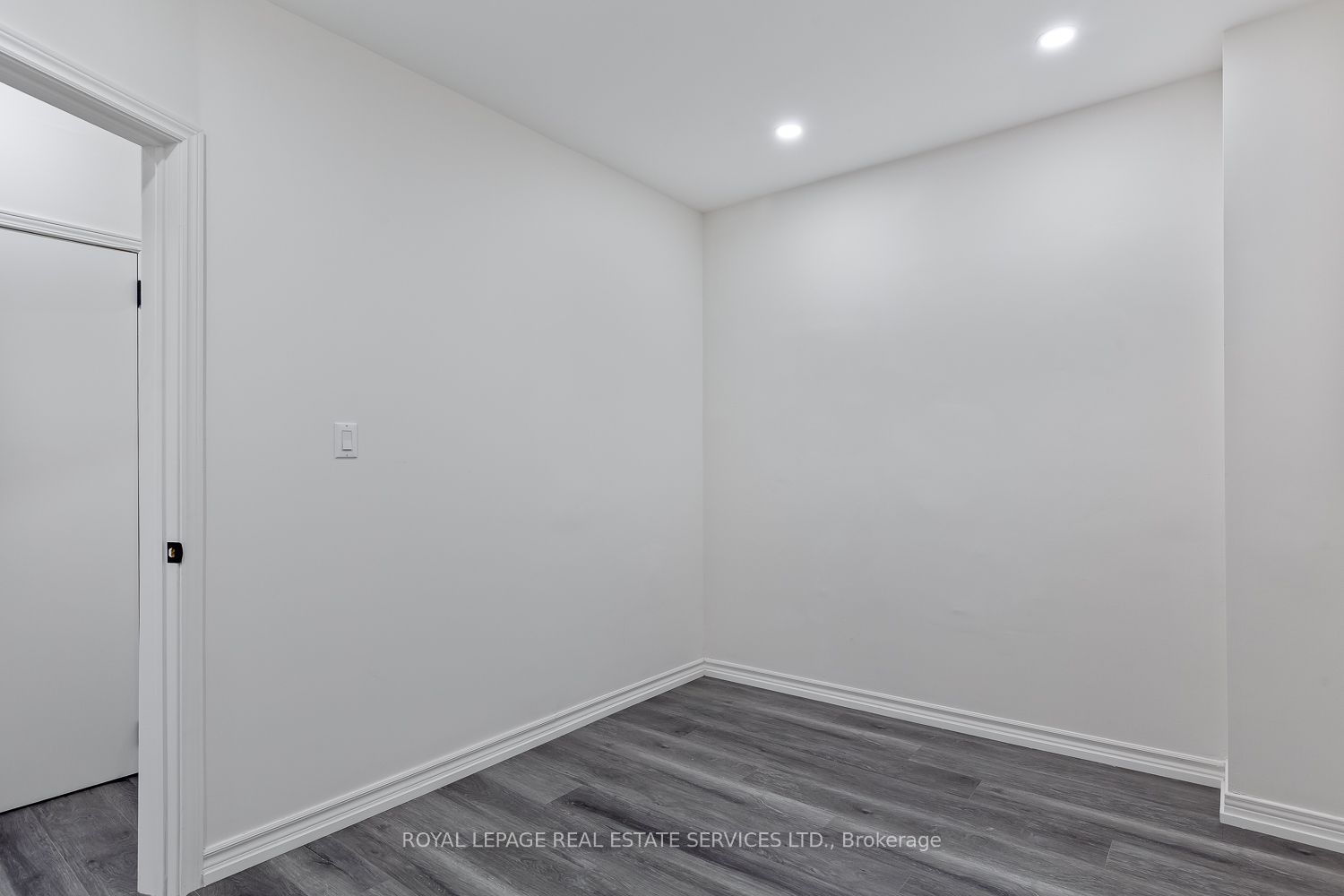 1333 Dupont Street Main + Basement Property Photo 6