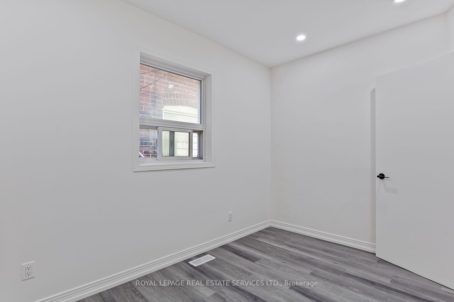 1333 Dupont Street Main + Basement Property Photo 7