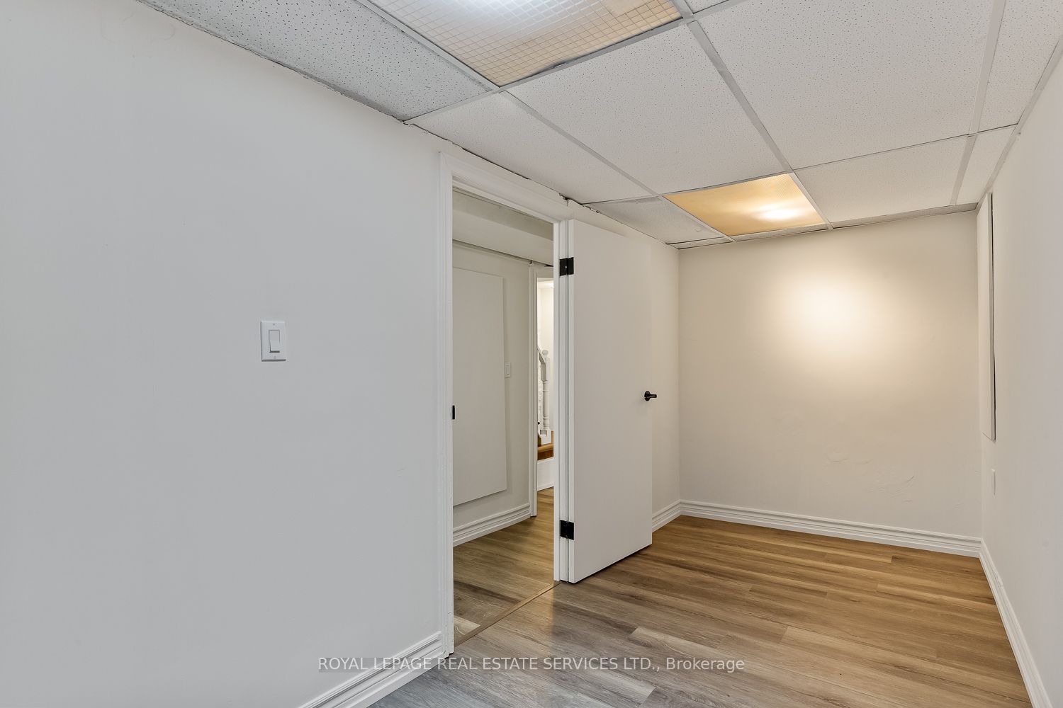 1333 Dupont Street Main + Basement Property Photo 13