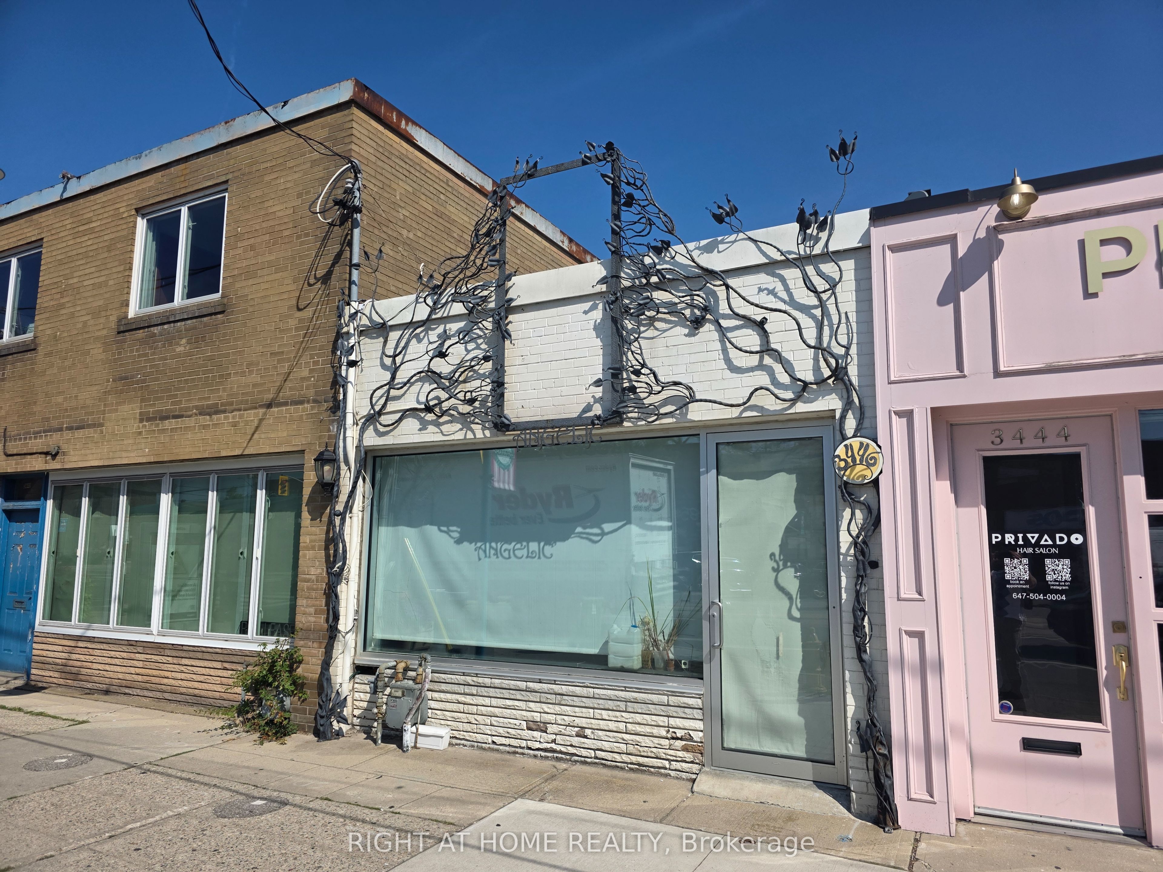 3446 Lake Shore Boulevard W Property Photo 1