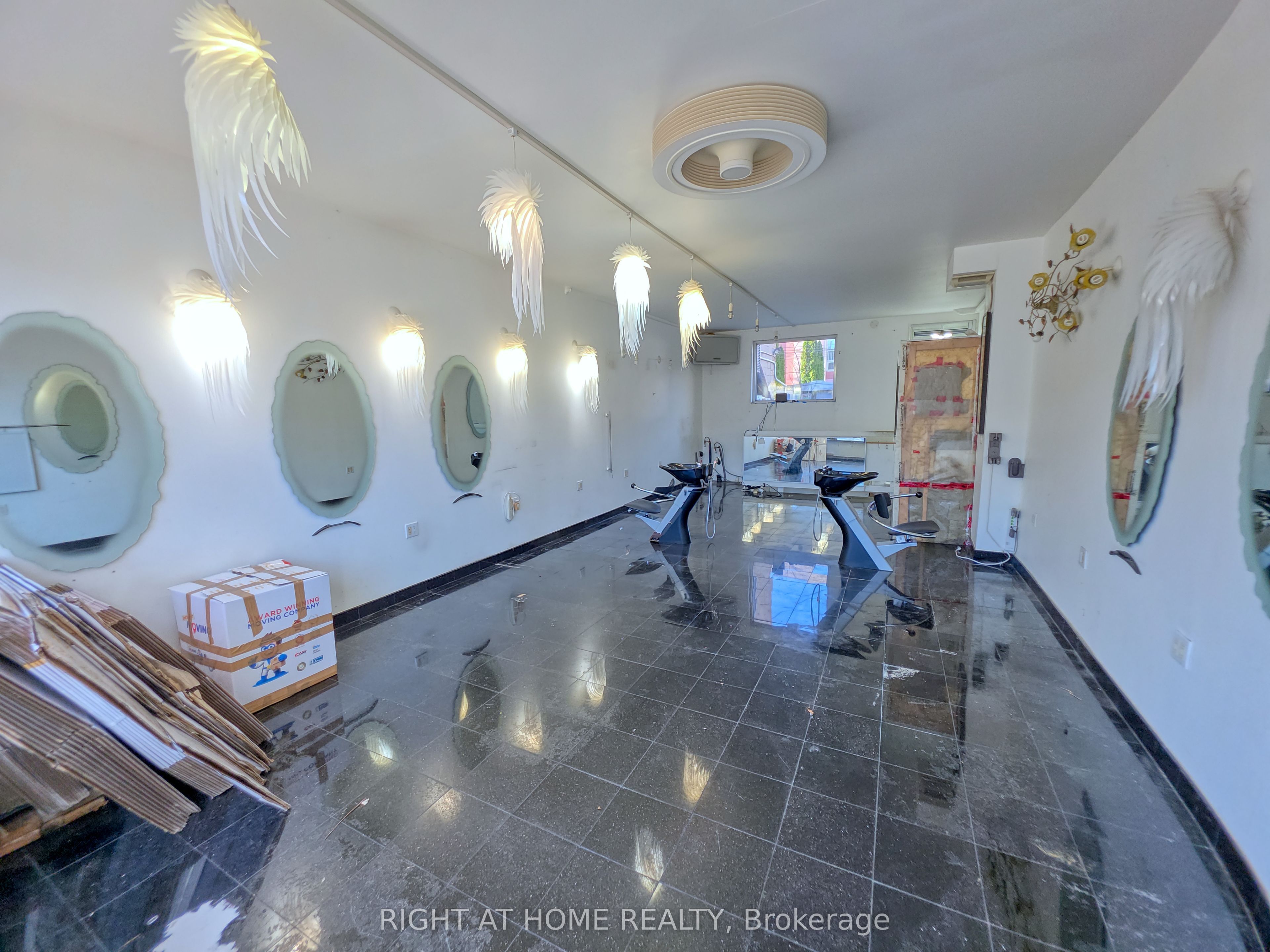 3446 Lake Shore Boulevard W Property Photo 3