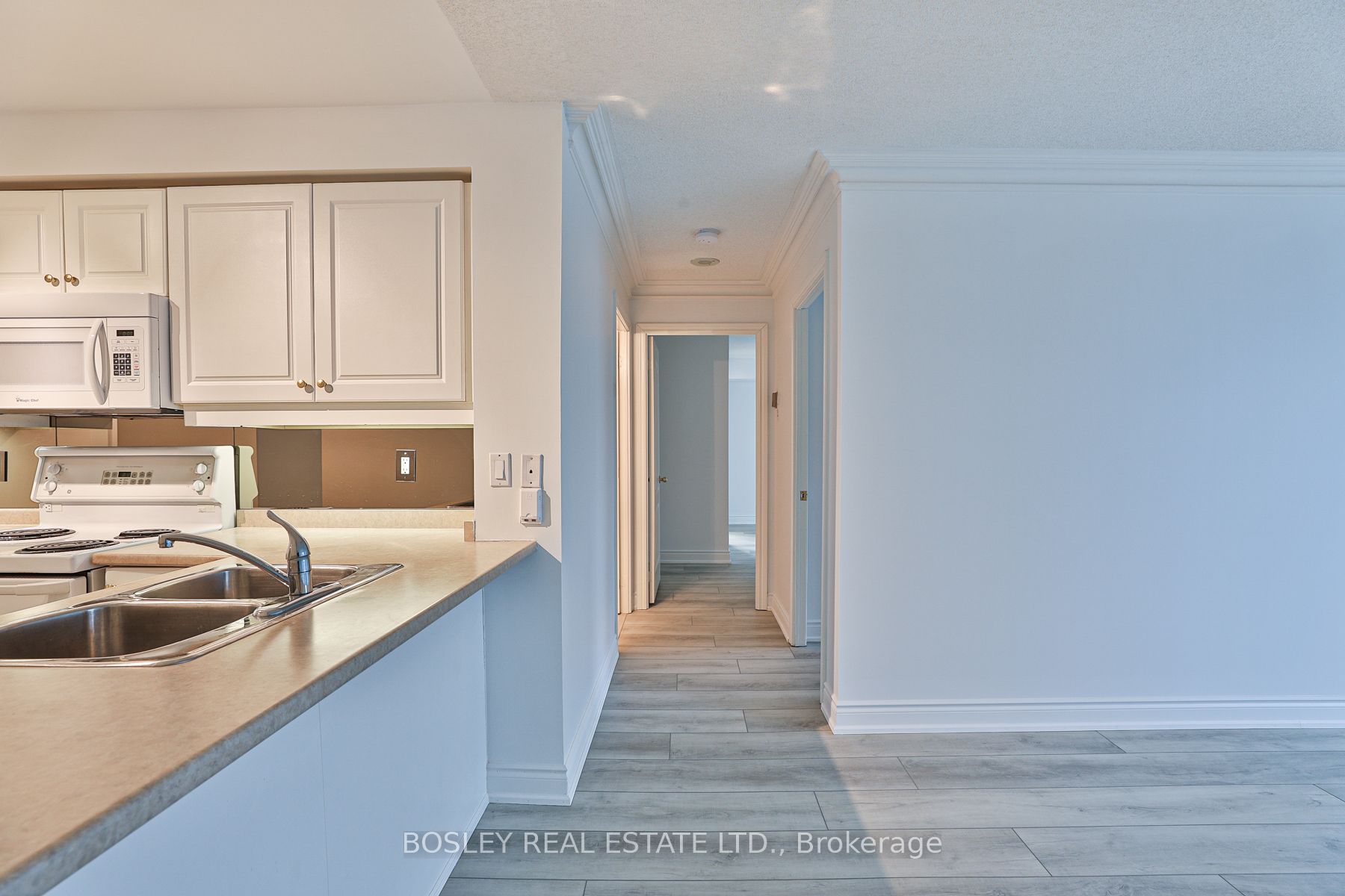 2111 Lake Shore Boulevard W 1512 Property Photo 9