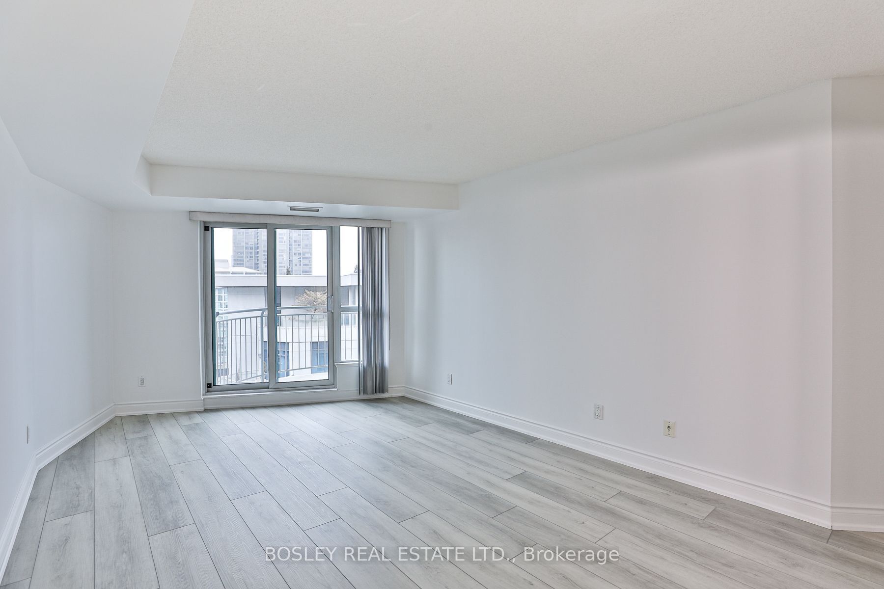 2111 Lake Shore Boulevard W 1512 Property Photo 10
