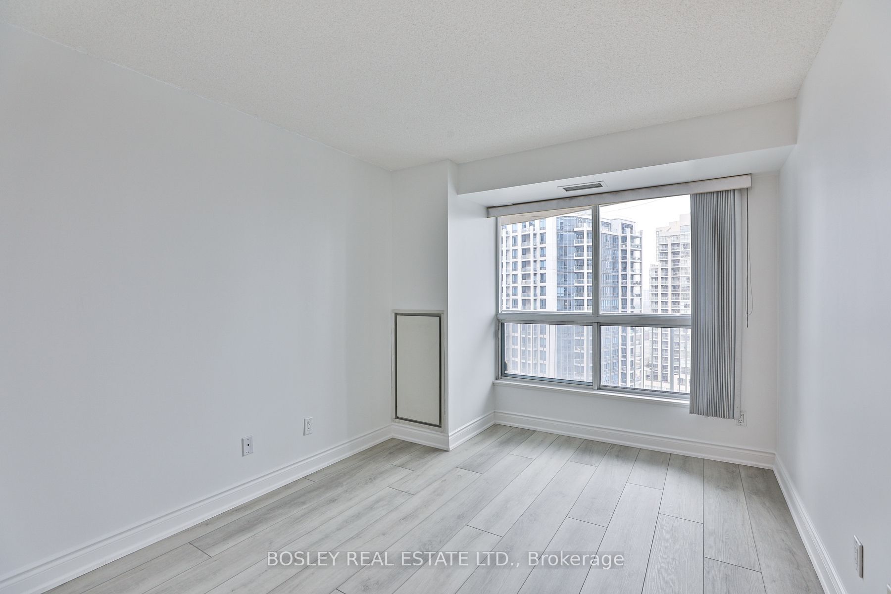 2111 Lake Shore Boulevard W 1512 Property Photo 15