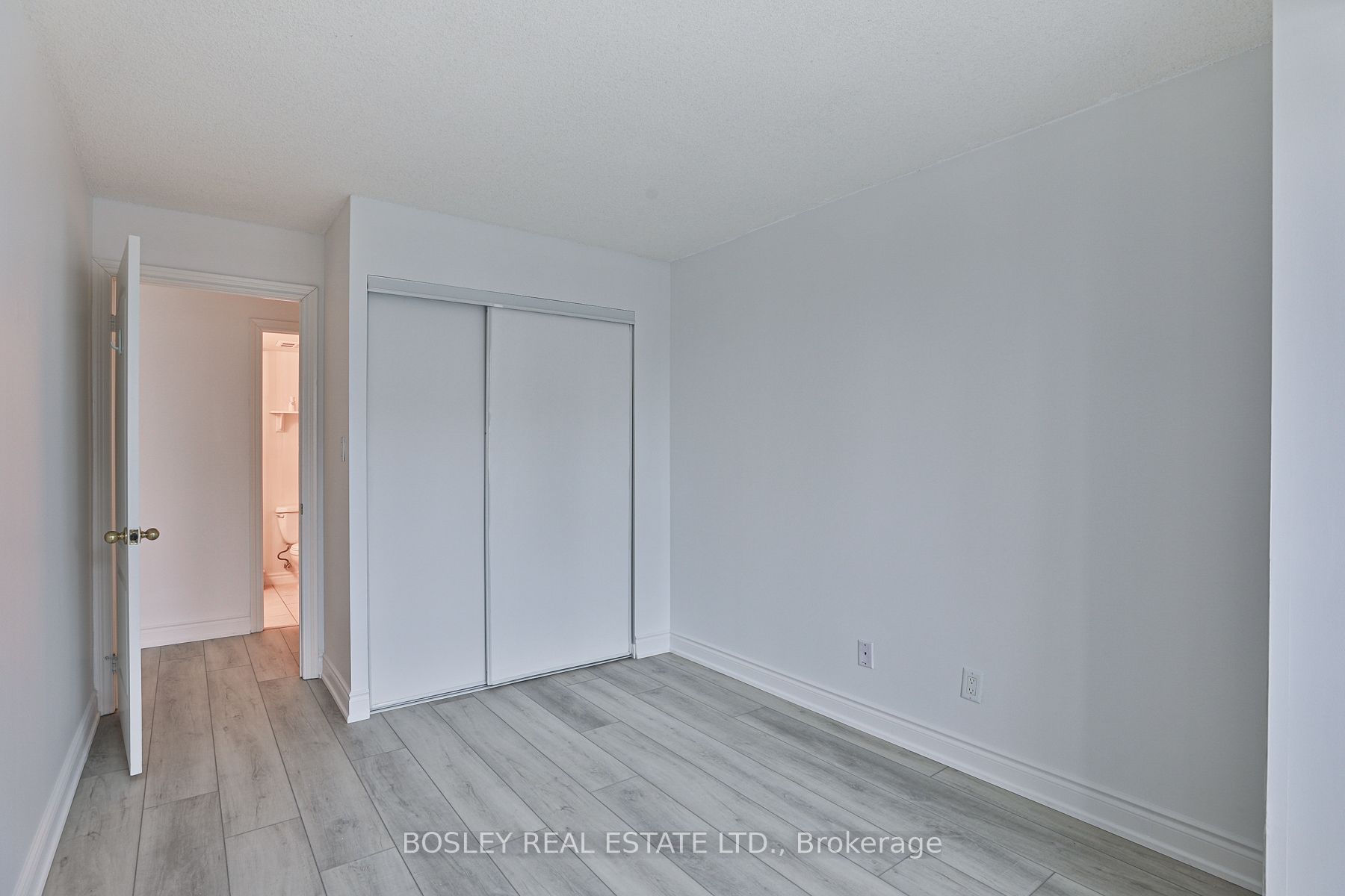 2111 Lake Shore Boulevard W 1512 Property Photo 16