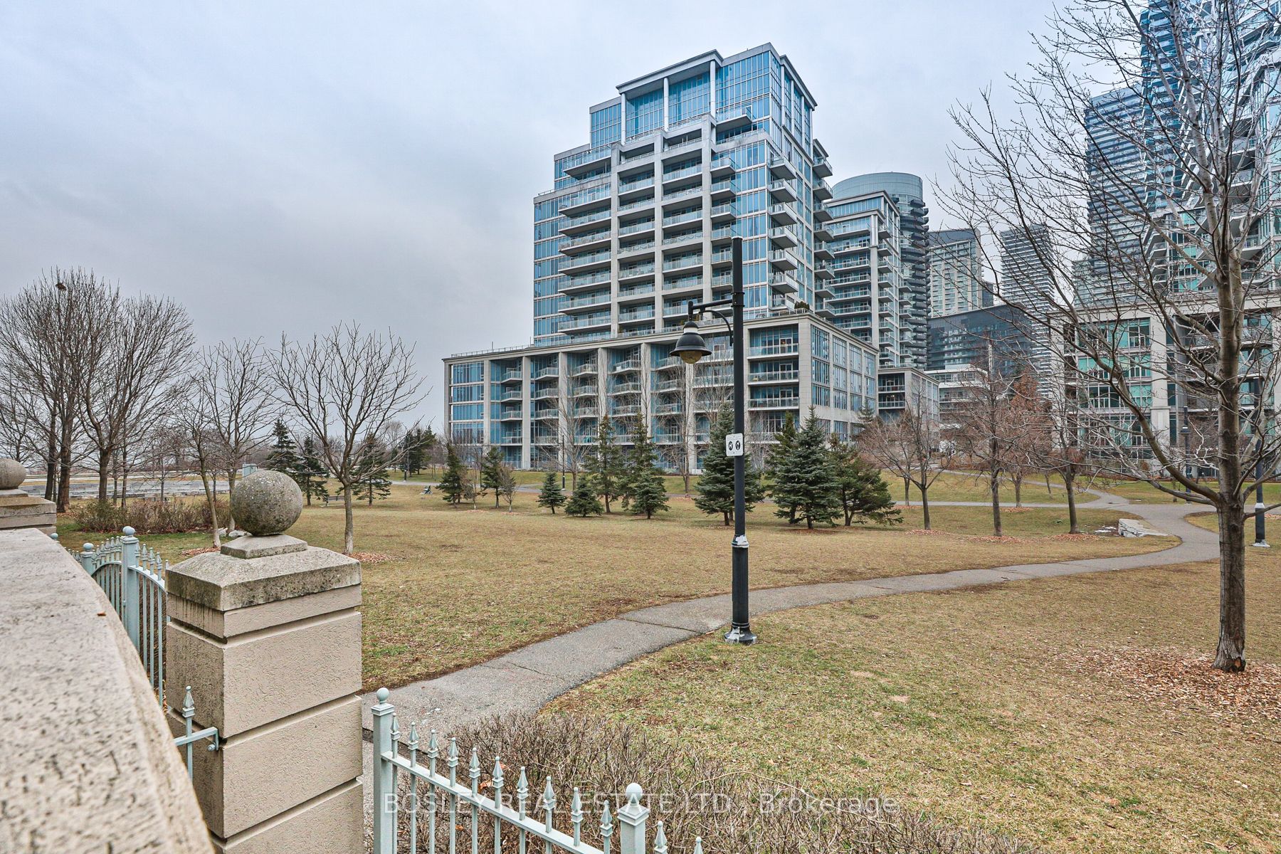 2111 Lake Shore Boulevard W 1512 Property Photo 20