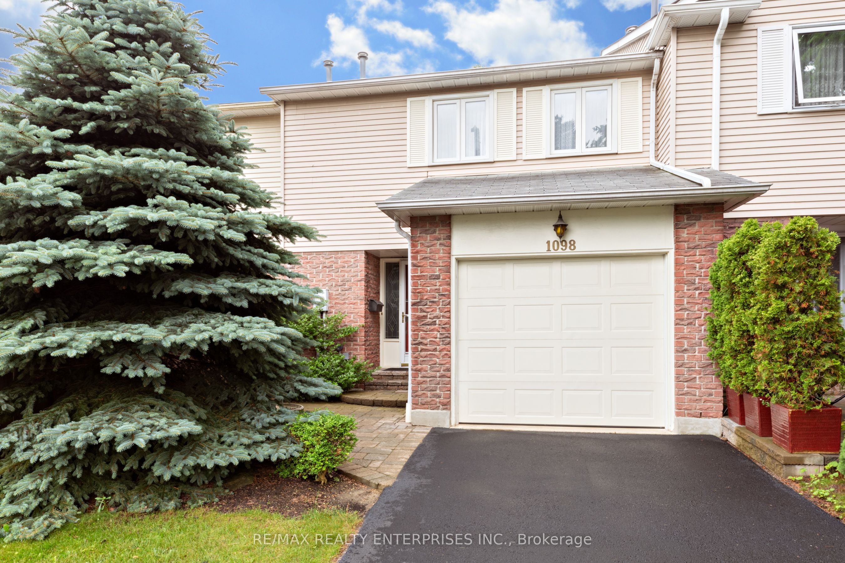 1098 Bordeaux Court