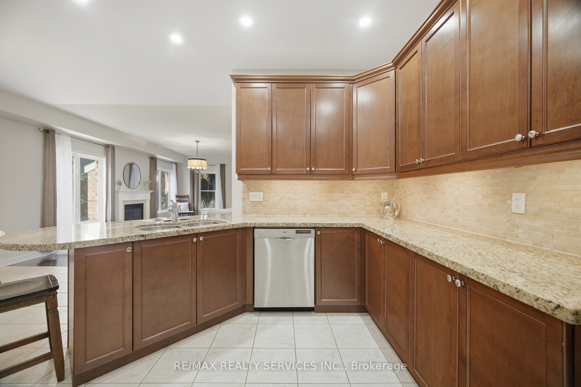 76 North Riverdale Drive Property Photo 14