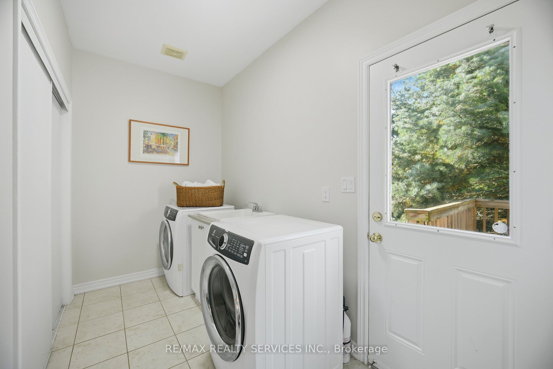 76 North Riverdale Drive Property Photo 21