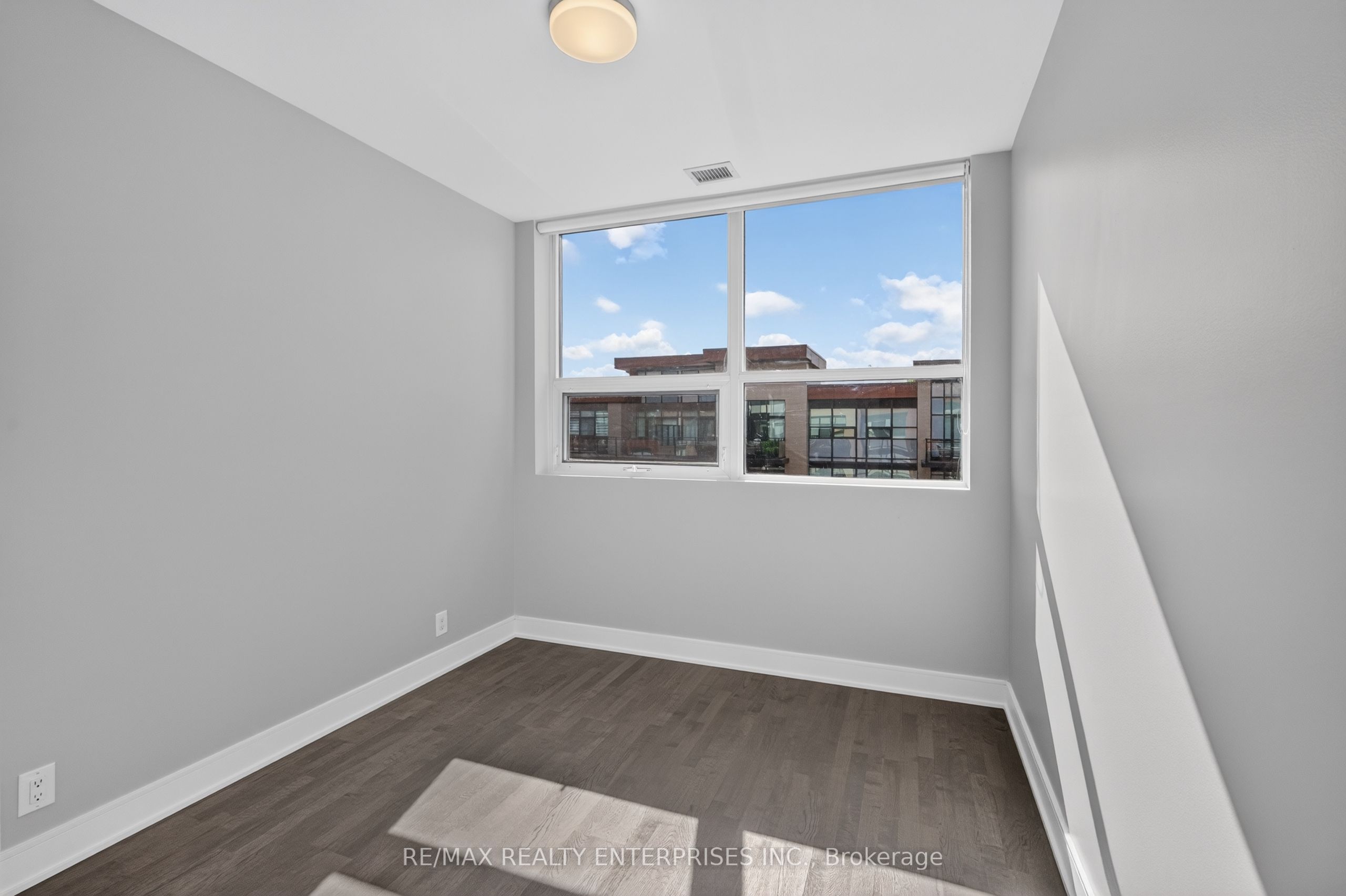 1575 Lakeshore Road W 457 Property Photo 13