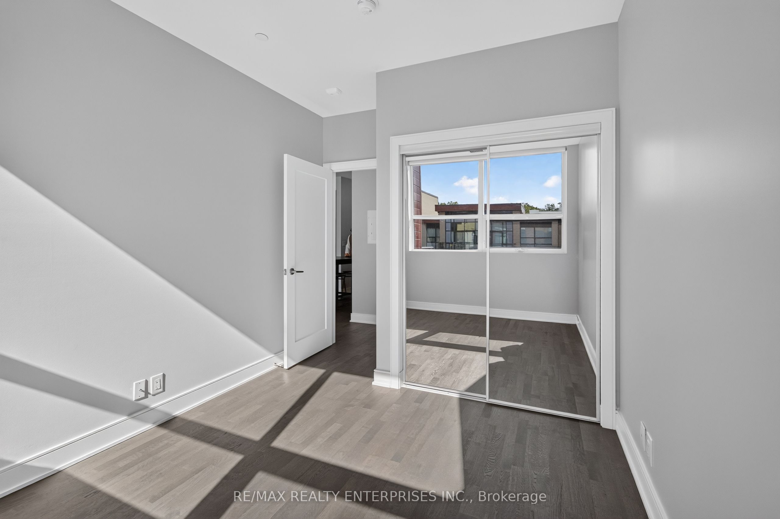 1575 Lakeshore Road W 457 Property Photo 15