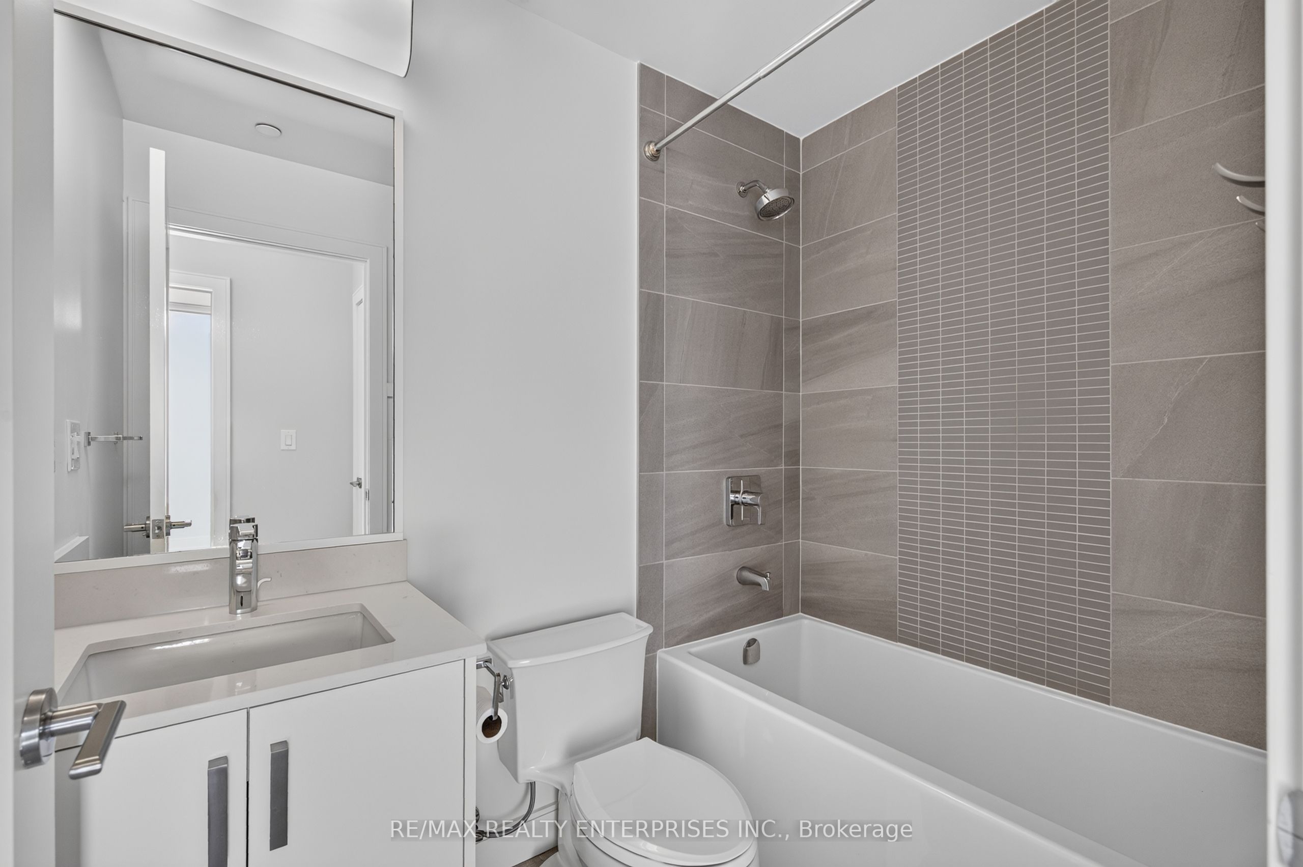 1575 Lakeshore Road W 457 Property Photo 17