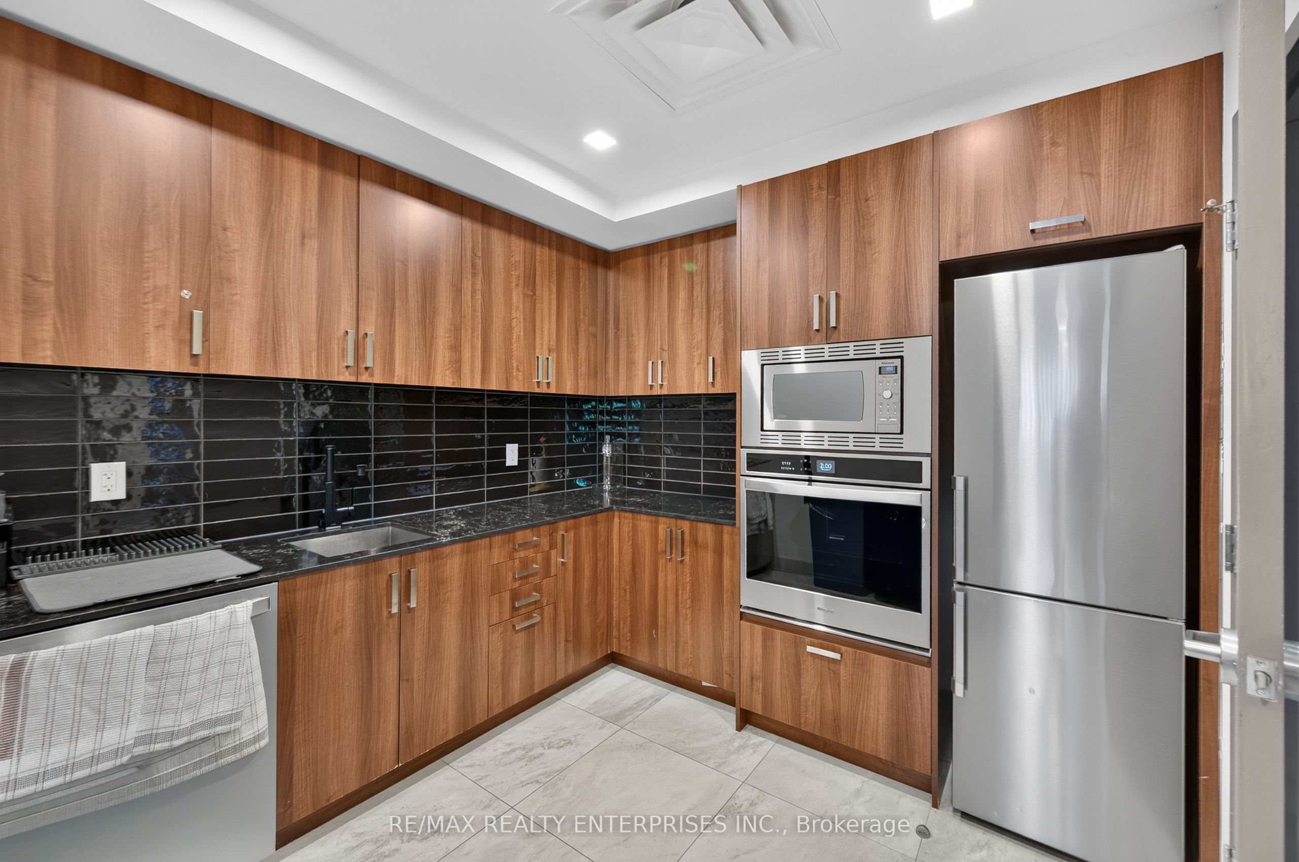 1575 Lakeshore Road W 457 Property Photo 36