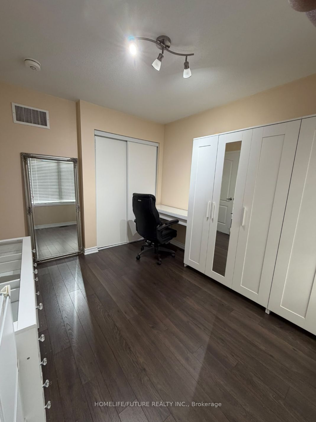80 Phyllis Drive Property Photo 12