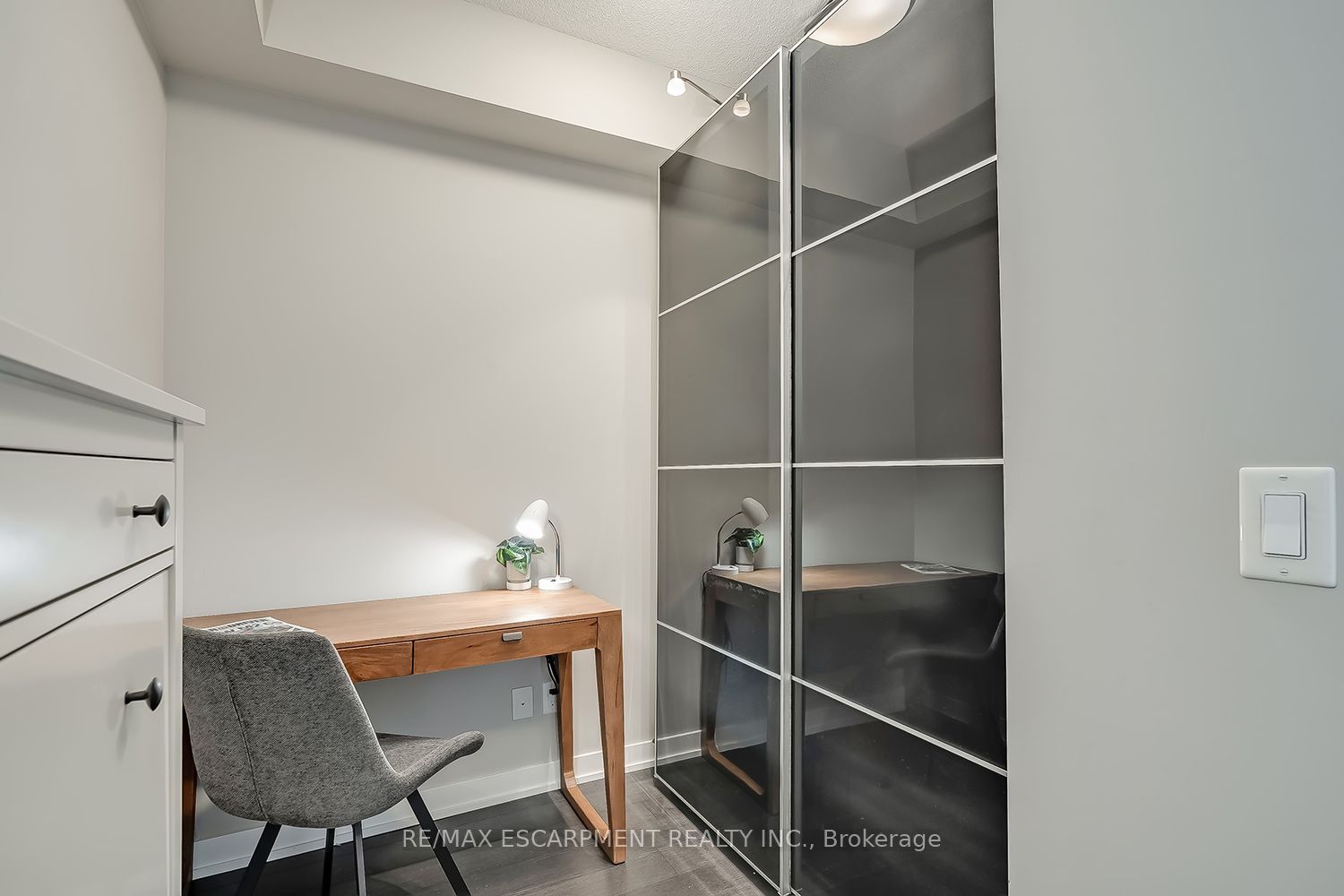 5240 Dundas Street 604 Property Photo 3