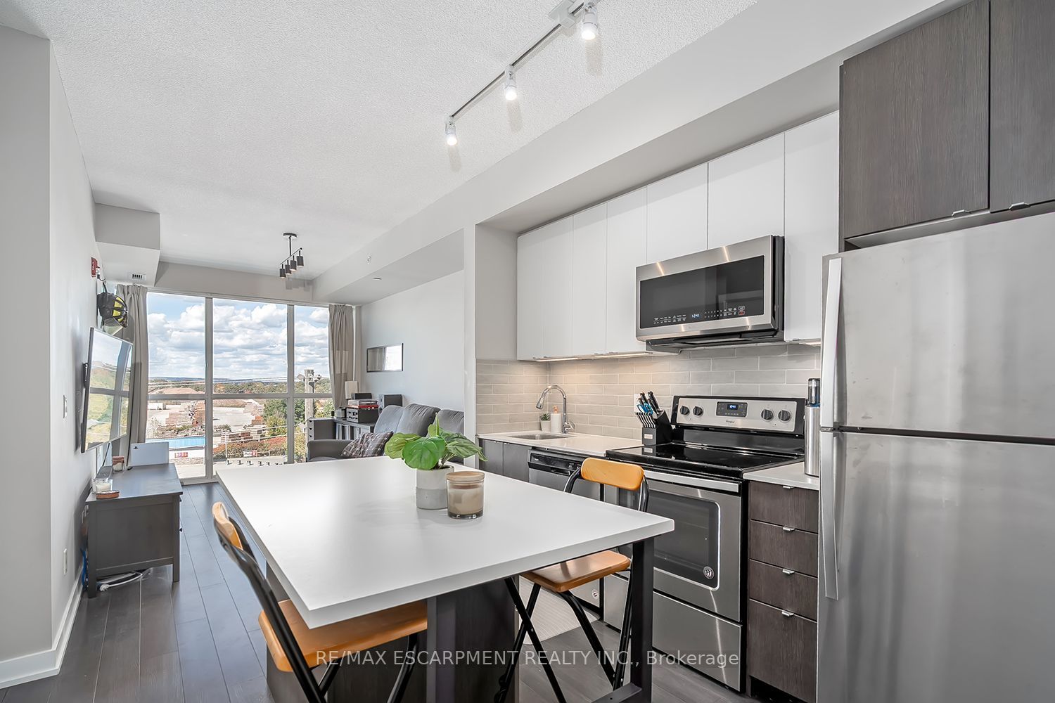 5240 Dundas Street 604 Property Photo 4