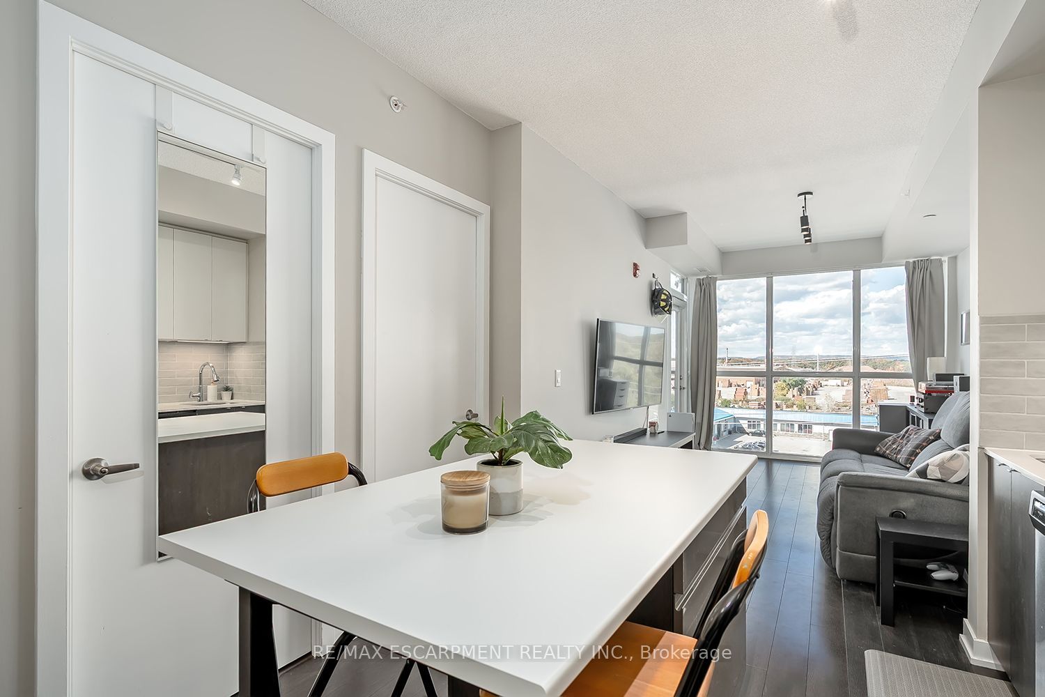5240 Dundas Street 604 Property Photo 7