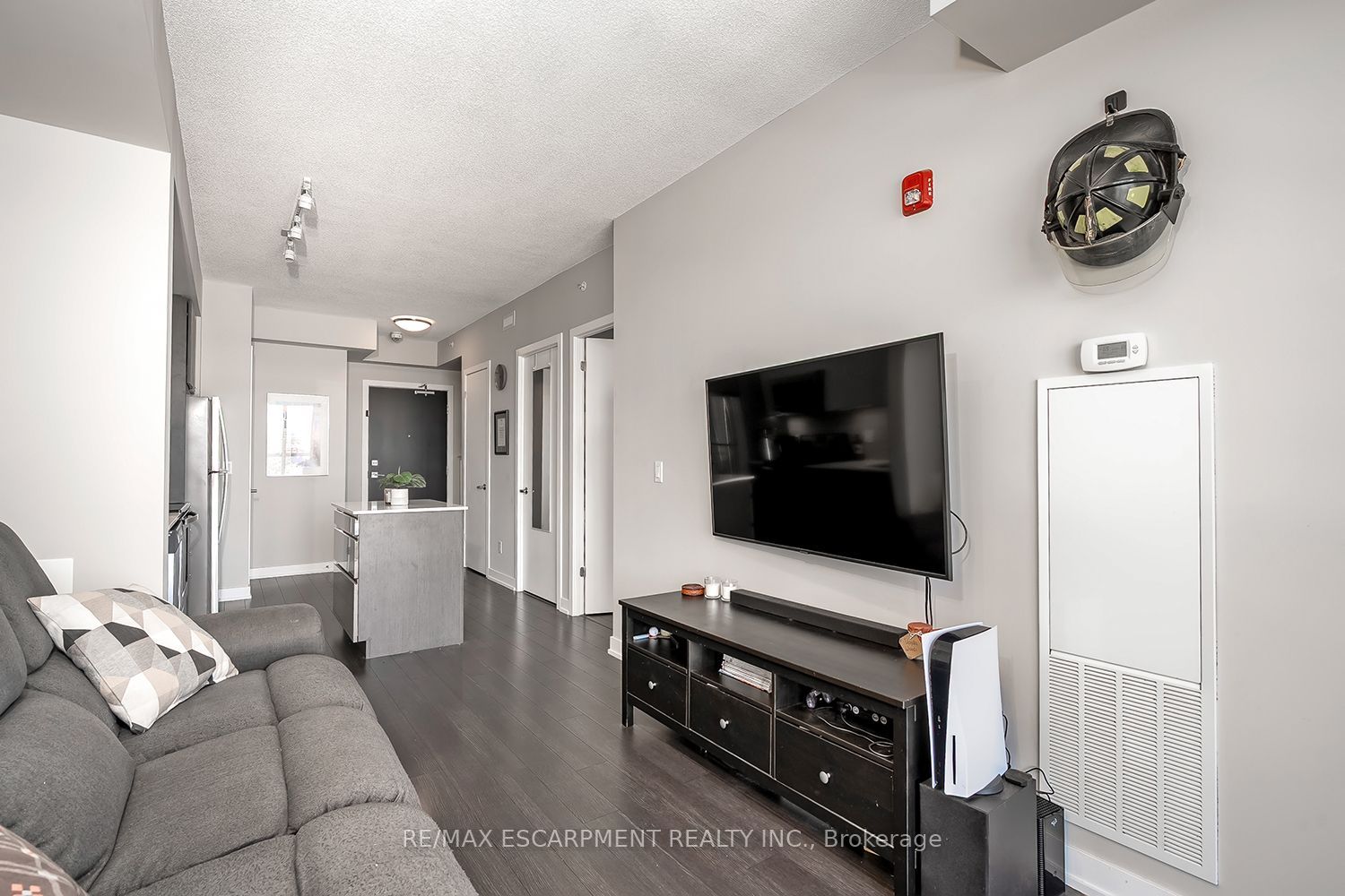 5240 Dundas Street 604 Property Photo 11