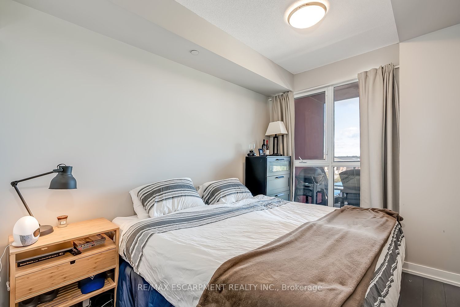 5240 Dundas Street 604 Property Photo 12