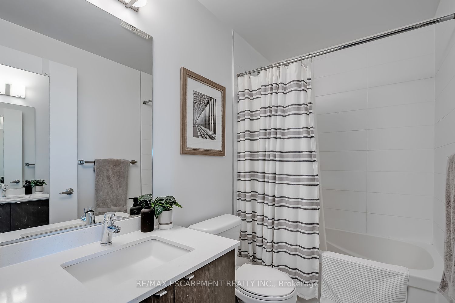 5240 Dundas Street 604 Property Photo 13
